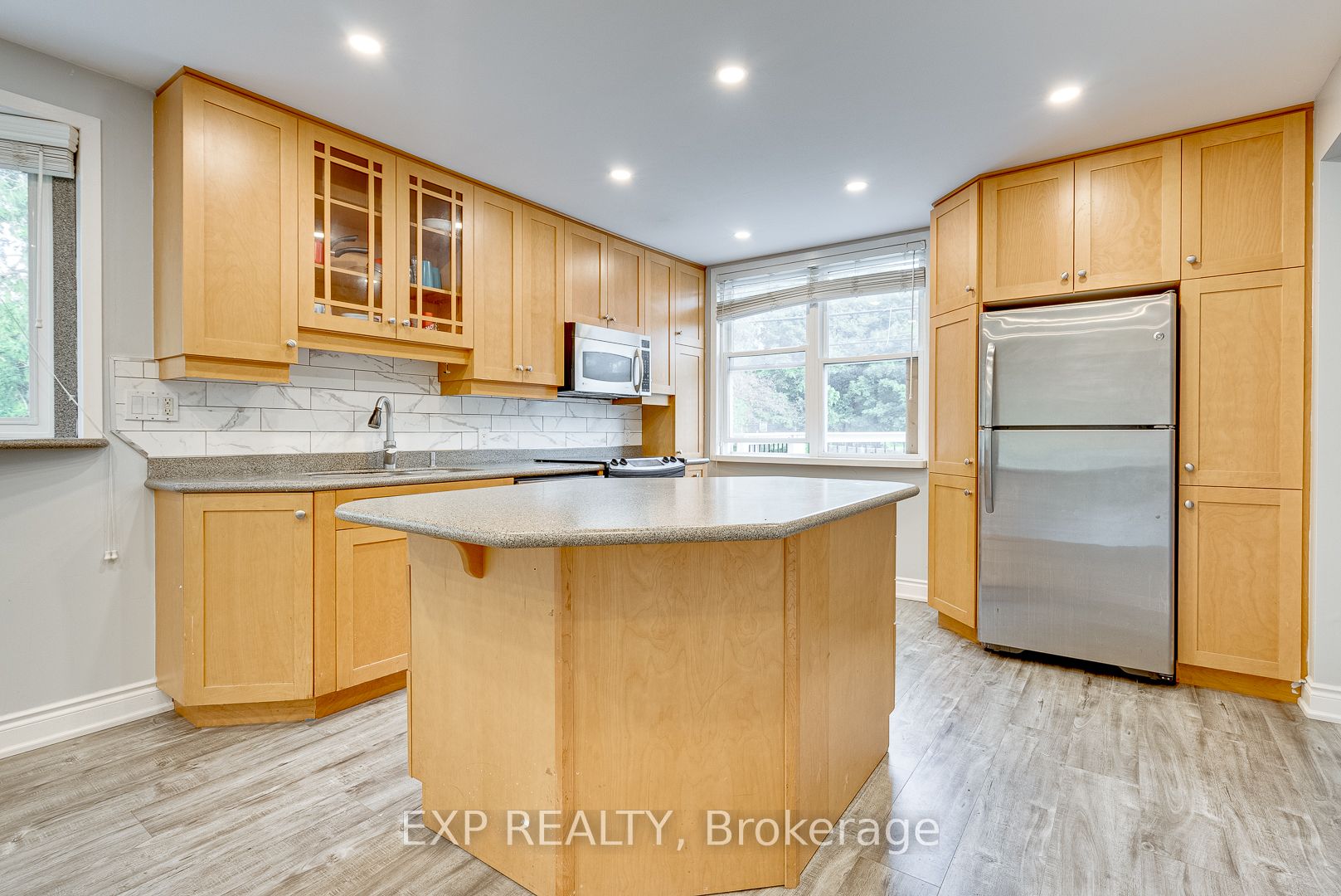 270 Conlin Rd E Property Photo 20