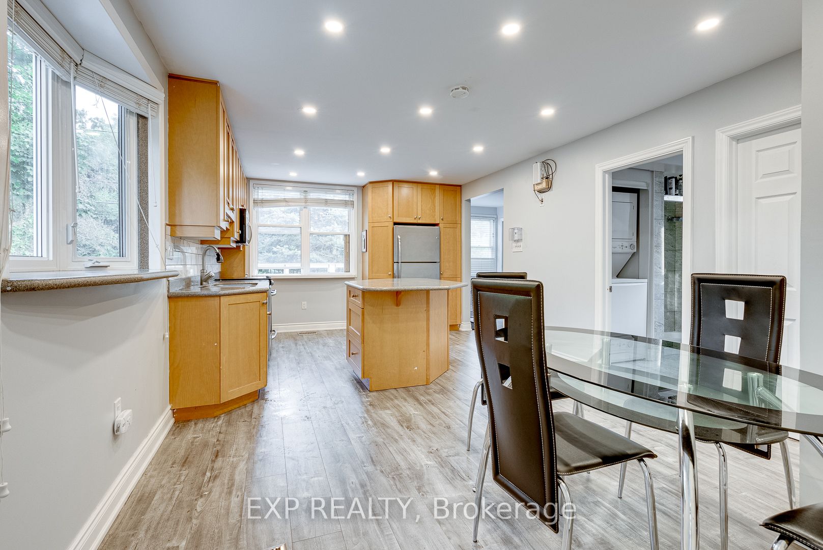 270 Conlin Rd E Property Photo 21