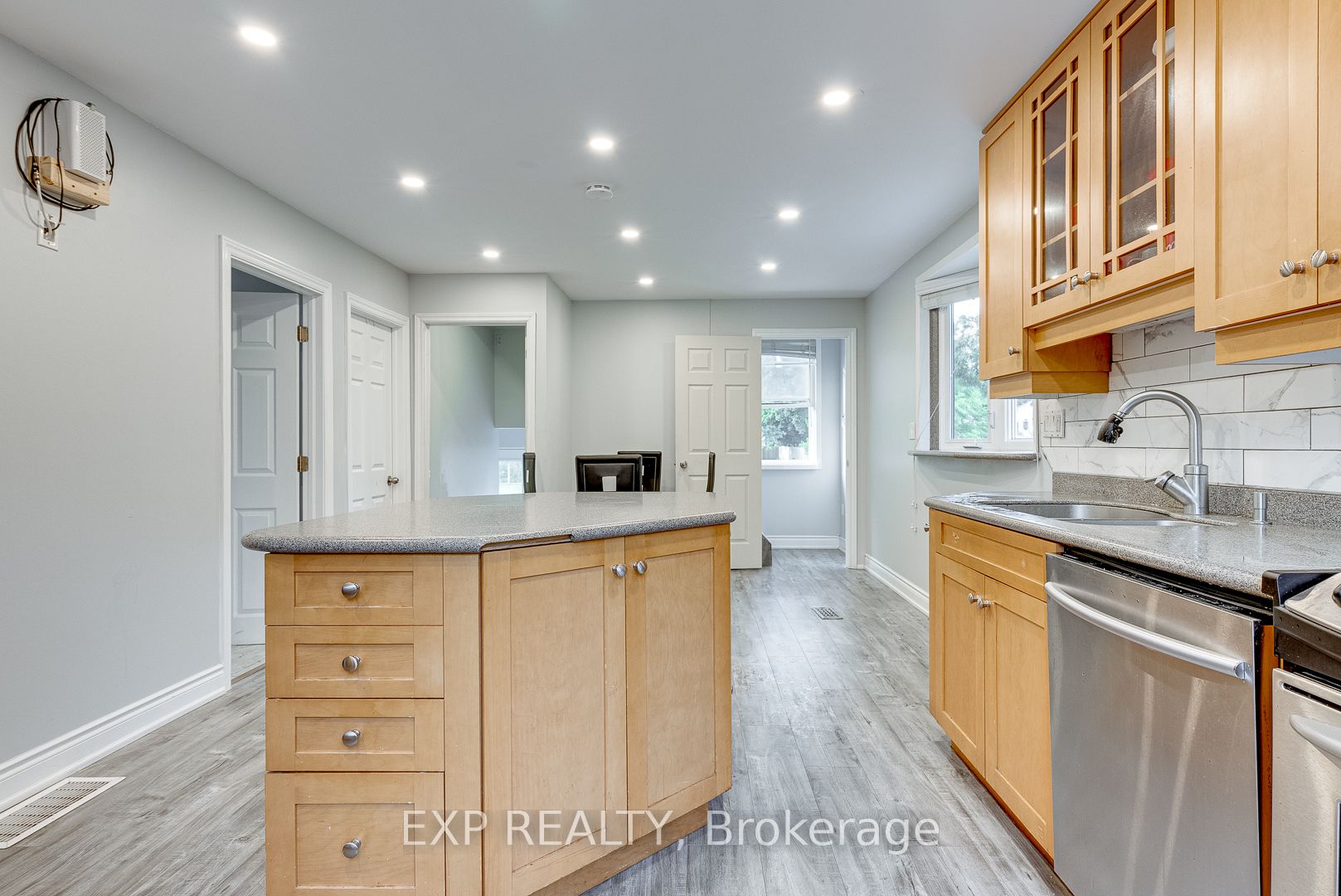 270 Conlin Rd E Property Photo 22
