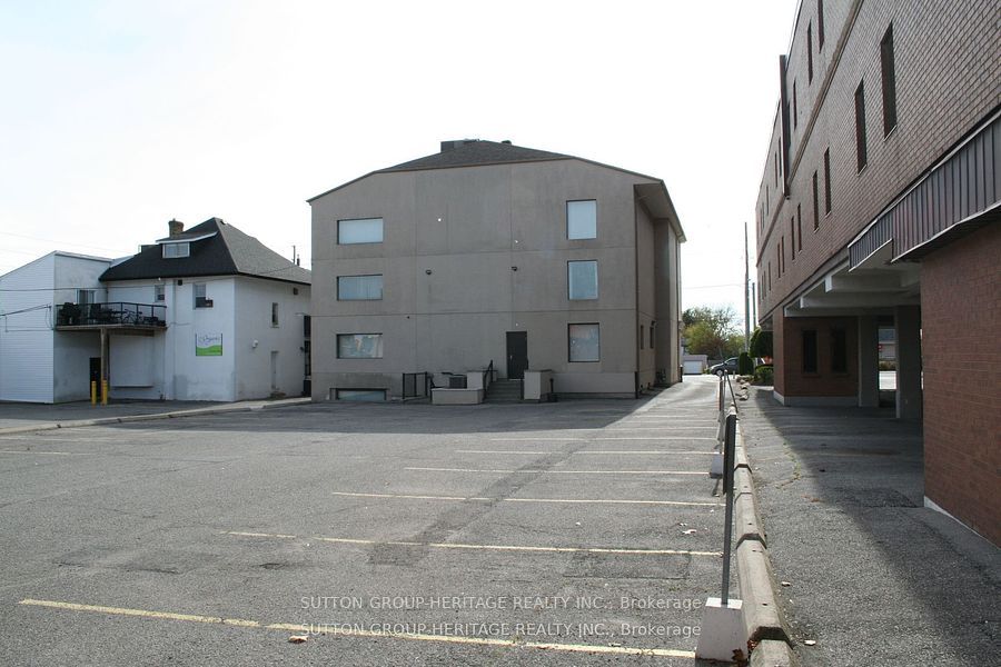 286 King St W Property Photo 4