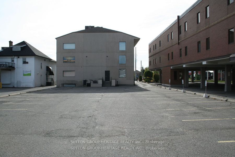 286 King St W Property Photo 5