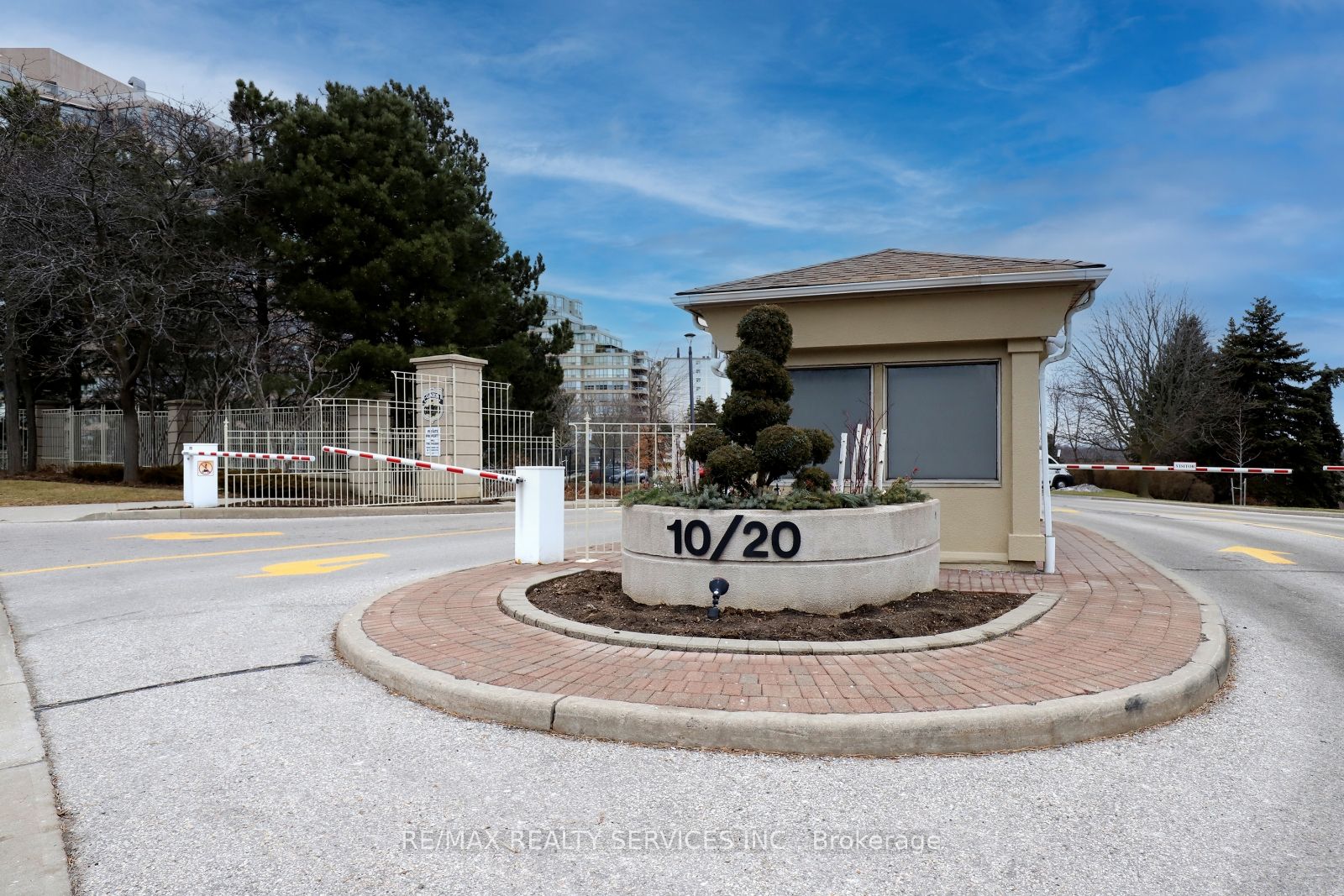 10 Guildwood Pkwy 12 Property Photo 2