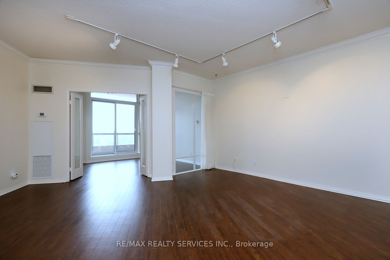 10 Guildwood Pkwy 12 Property Photo 14