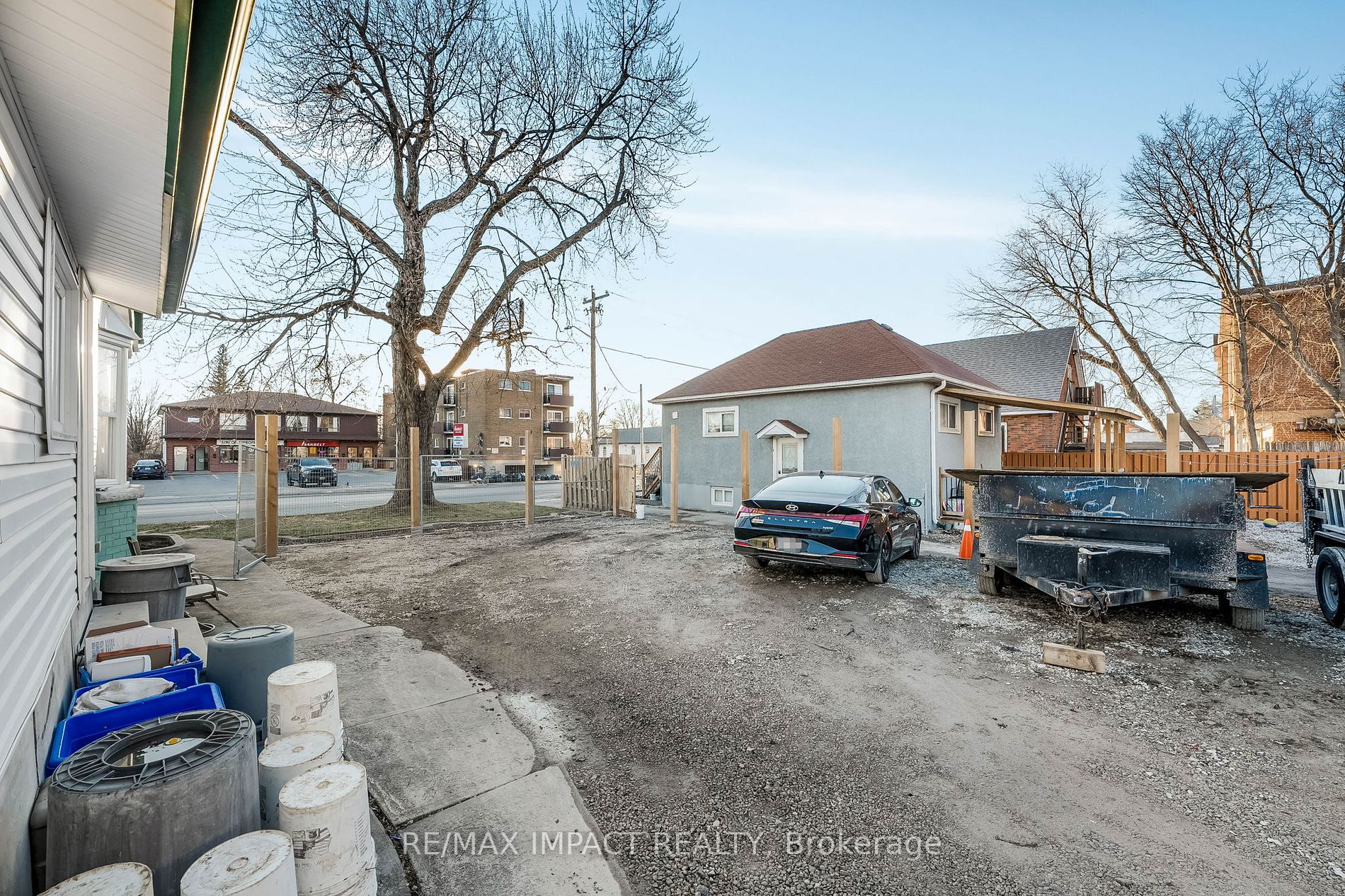 853 Simcoe St S Property Photo 21