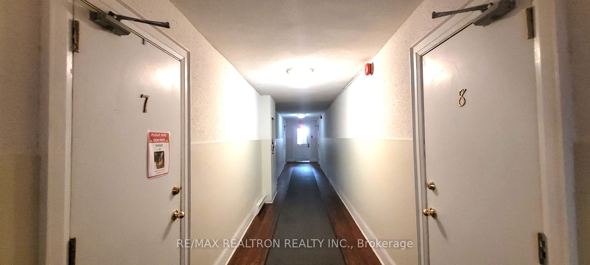 2477 Queen St E Property Photo 12