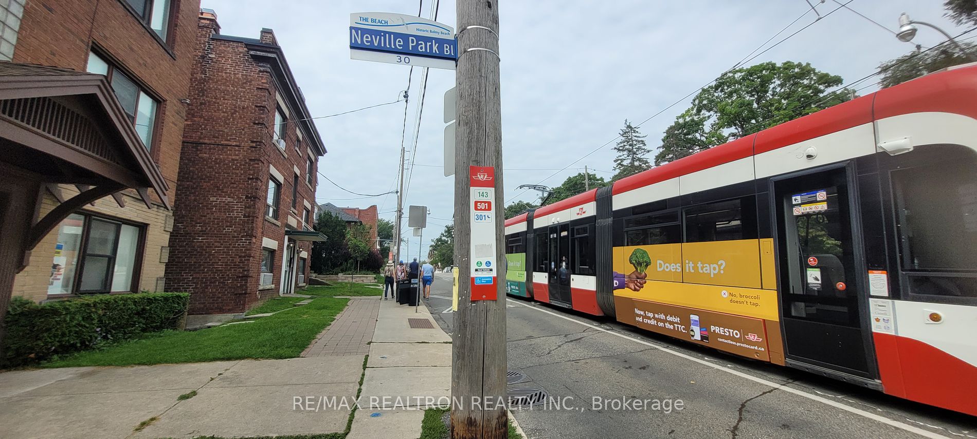 2477 Queen St E Property Photo 14
