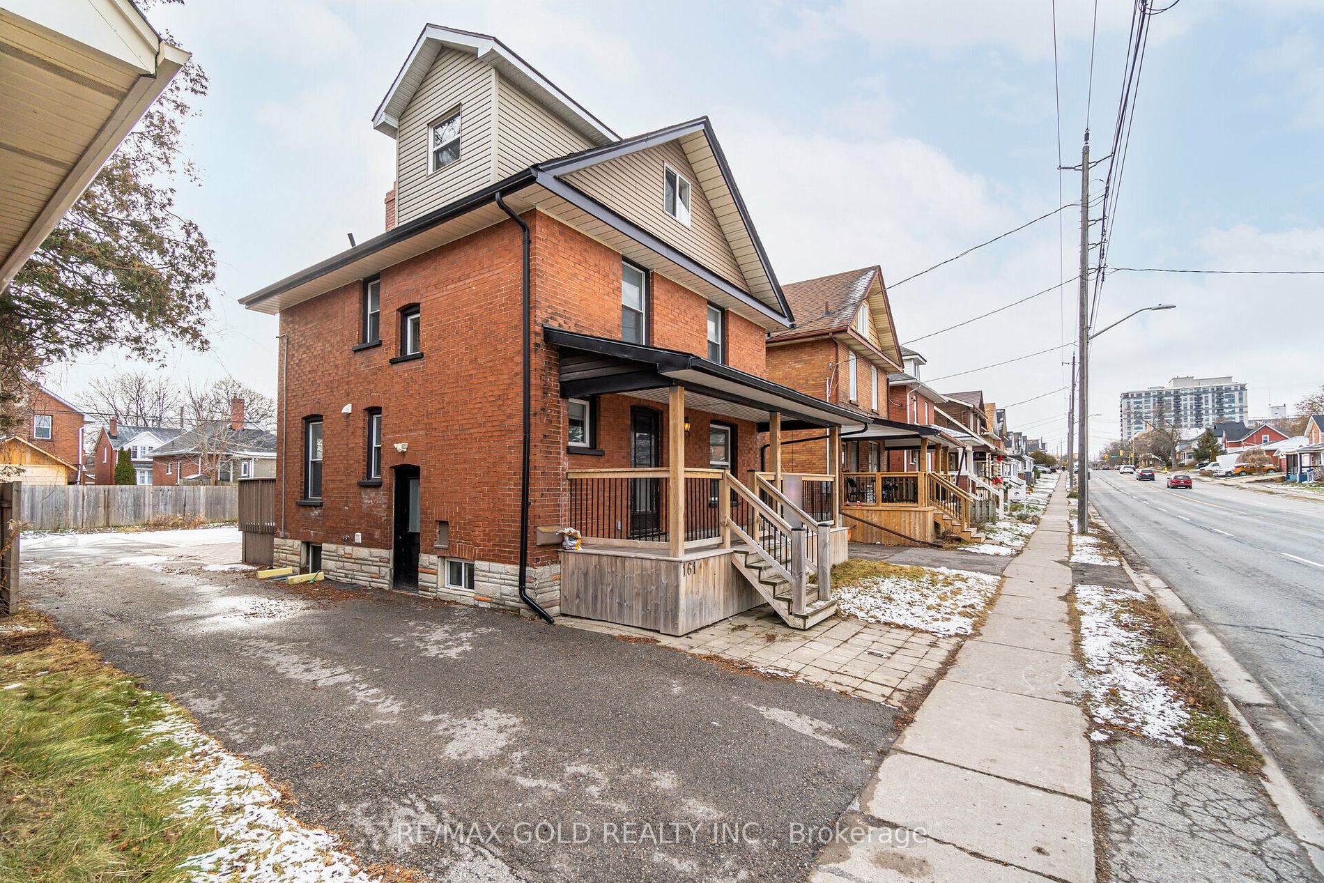161 Adelaide Ave E Property Photo 2