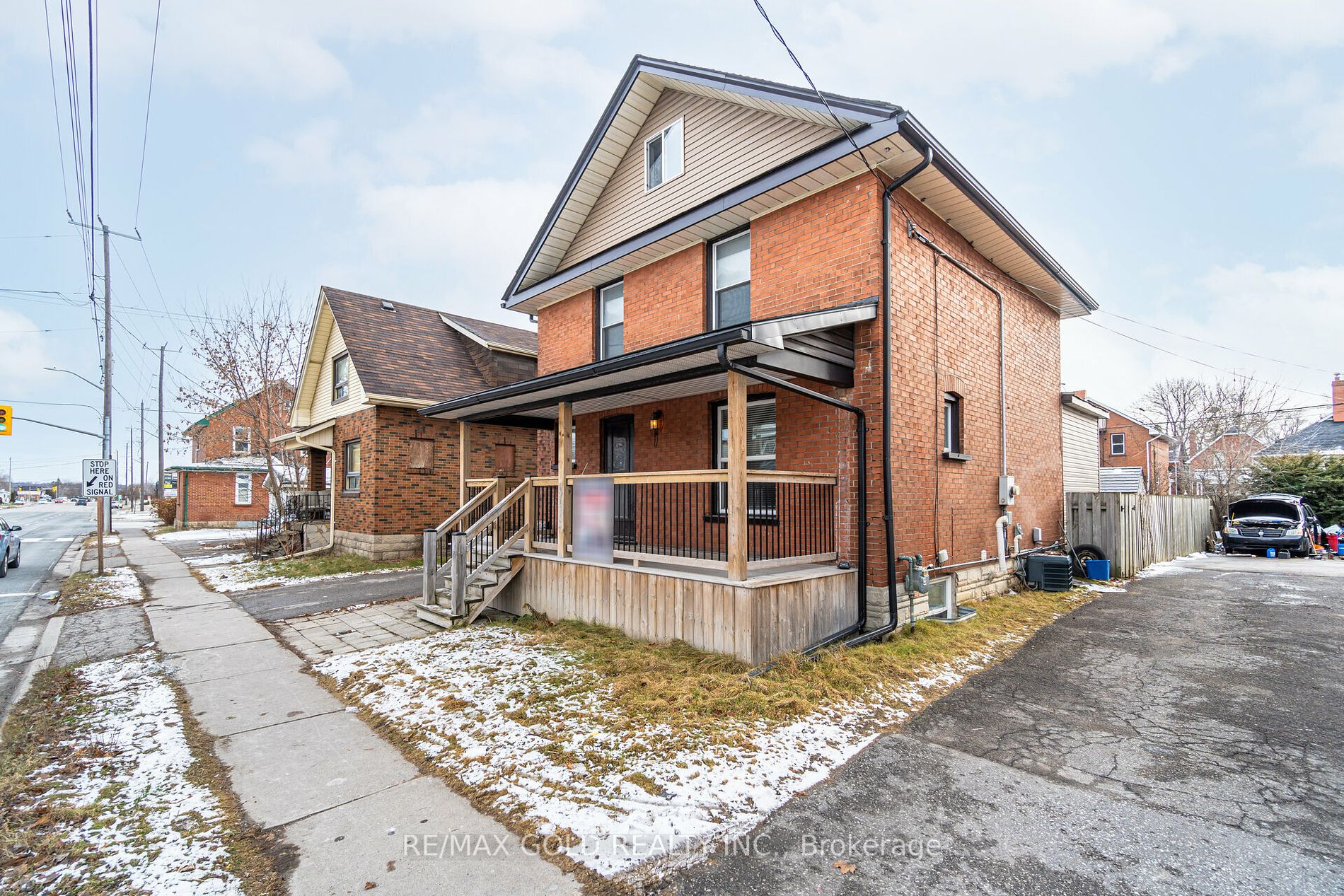 161 Adelaide Ave E Property Photo 3