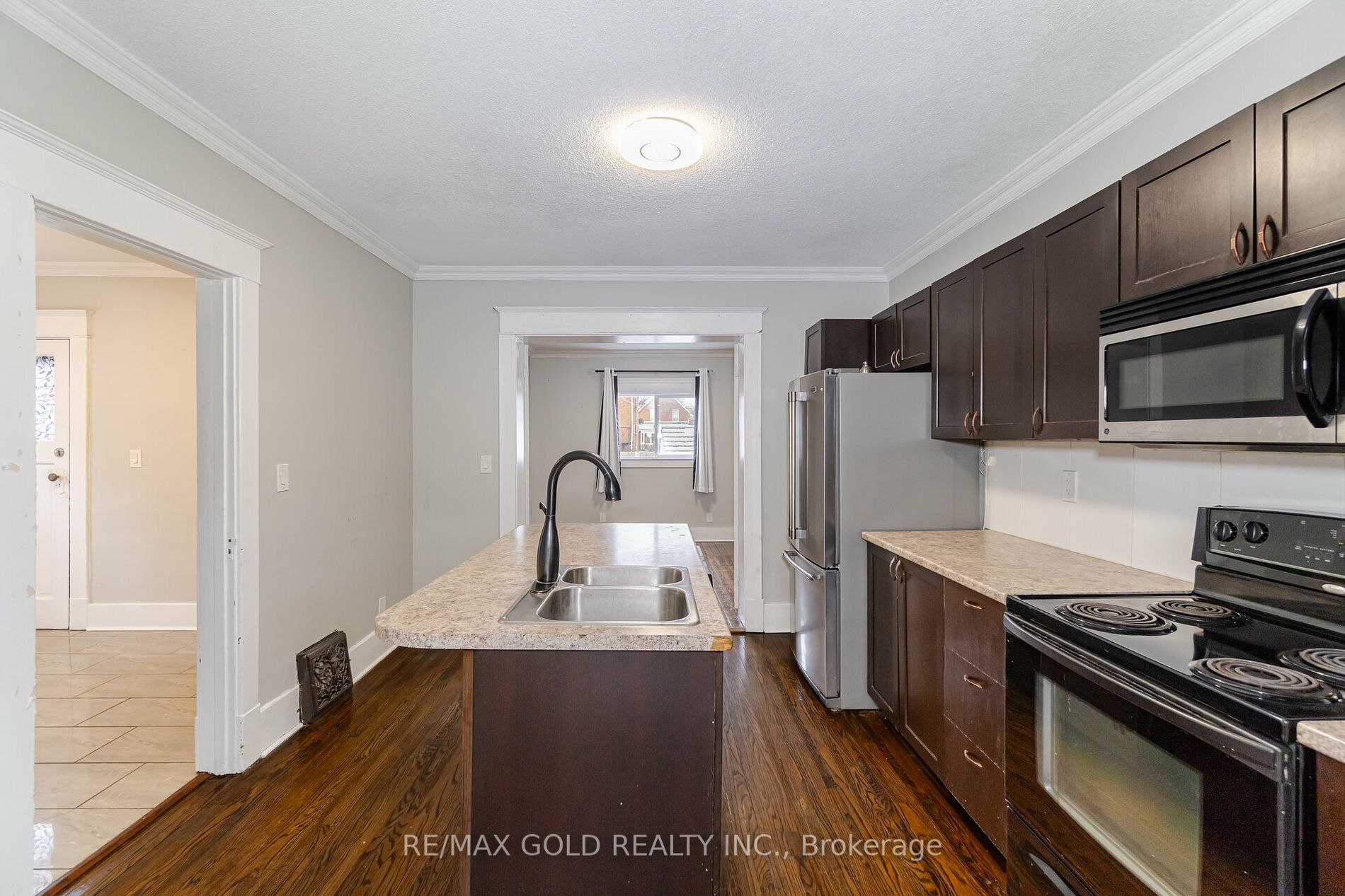 161 Adelaide Ave E Property Photo 10
