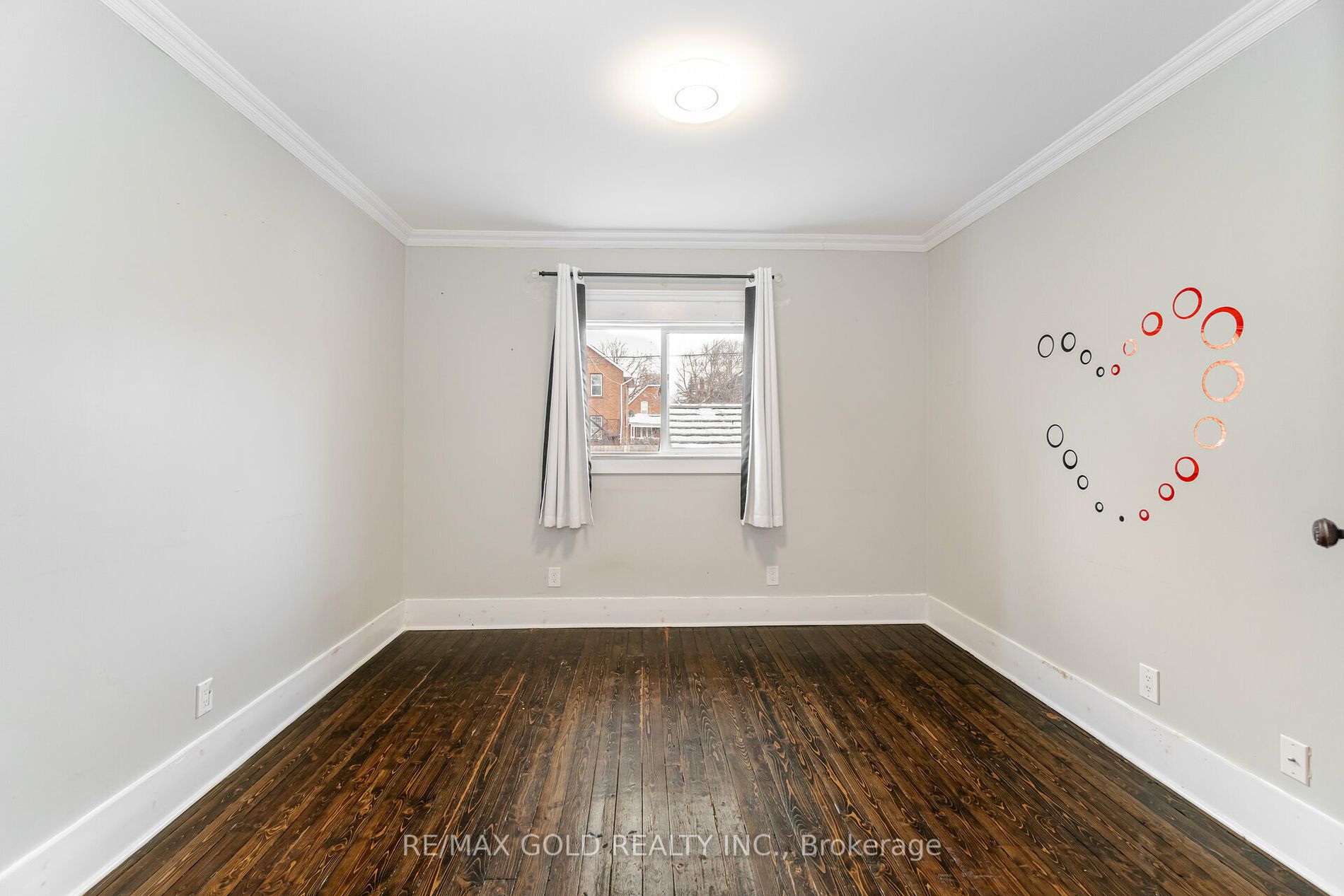 161 Adelaide Ave E Property Photo 11