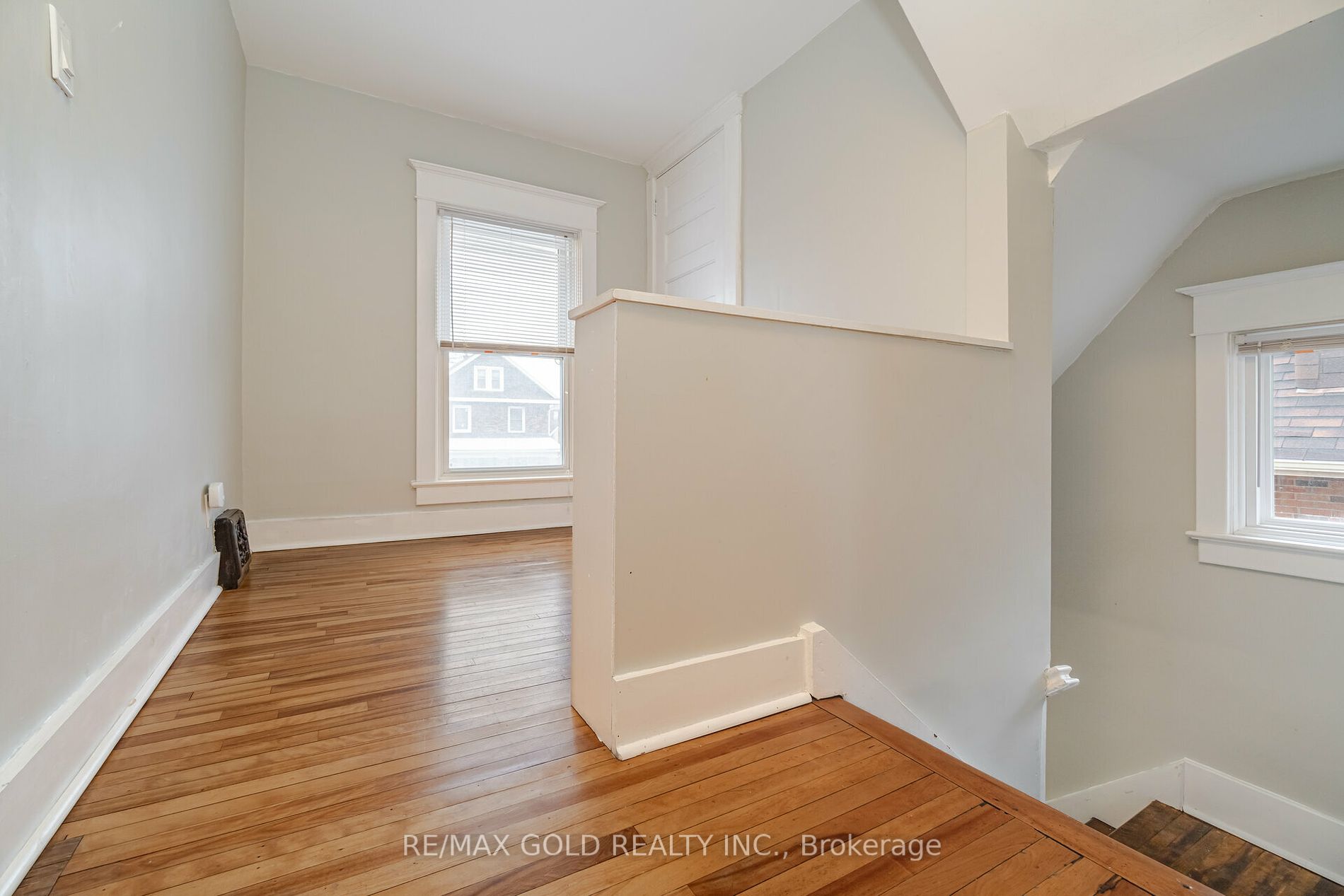 161 Adelaide Ave E Property Photo 15