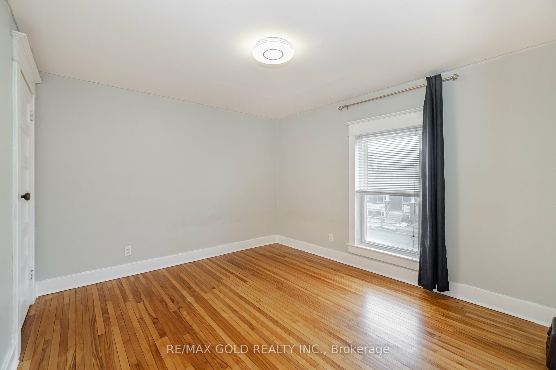 161 Adelaide Ave E Property Photo 16