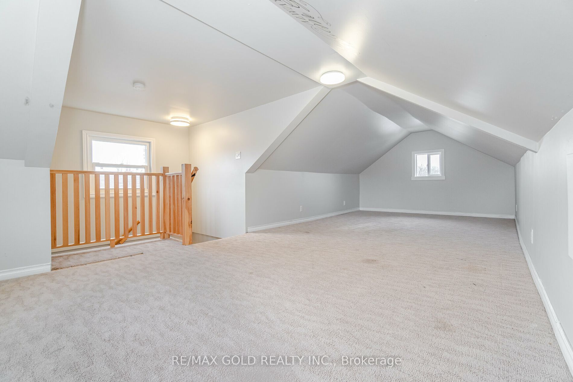 161 Adelaide Ave E Property Photo 23