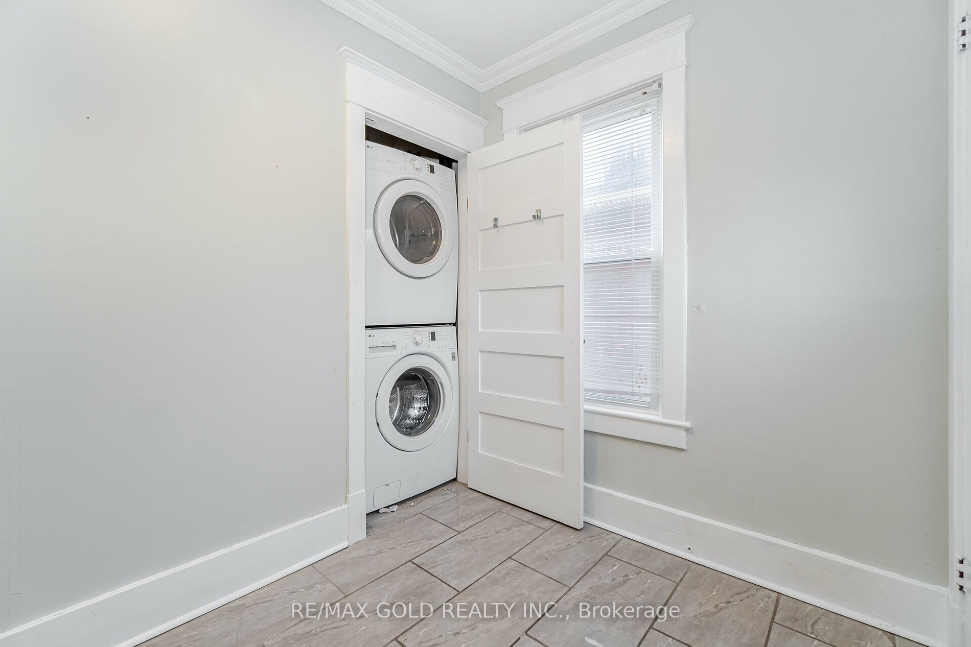 161 Adelaide Ave E Property Photo 25