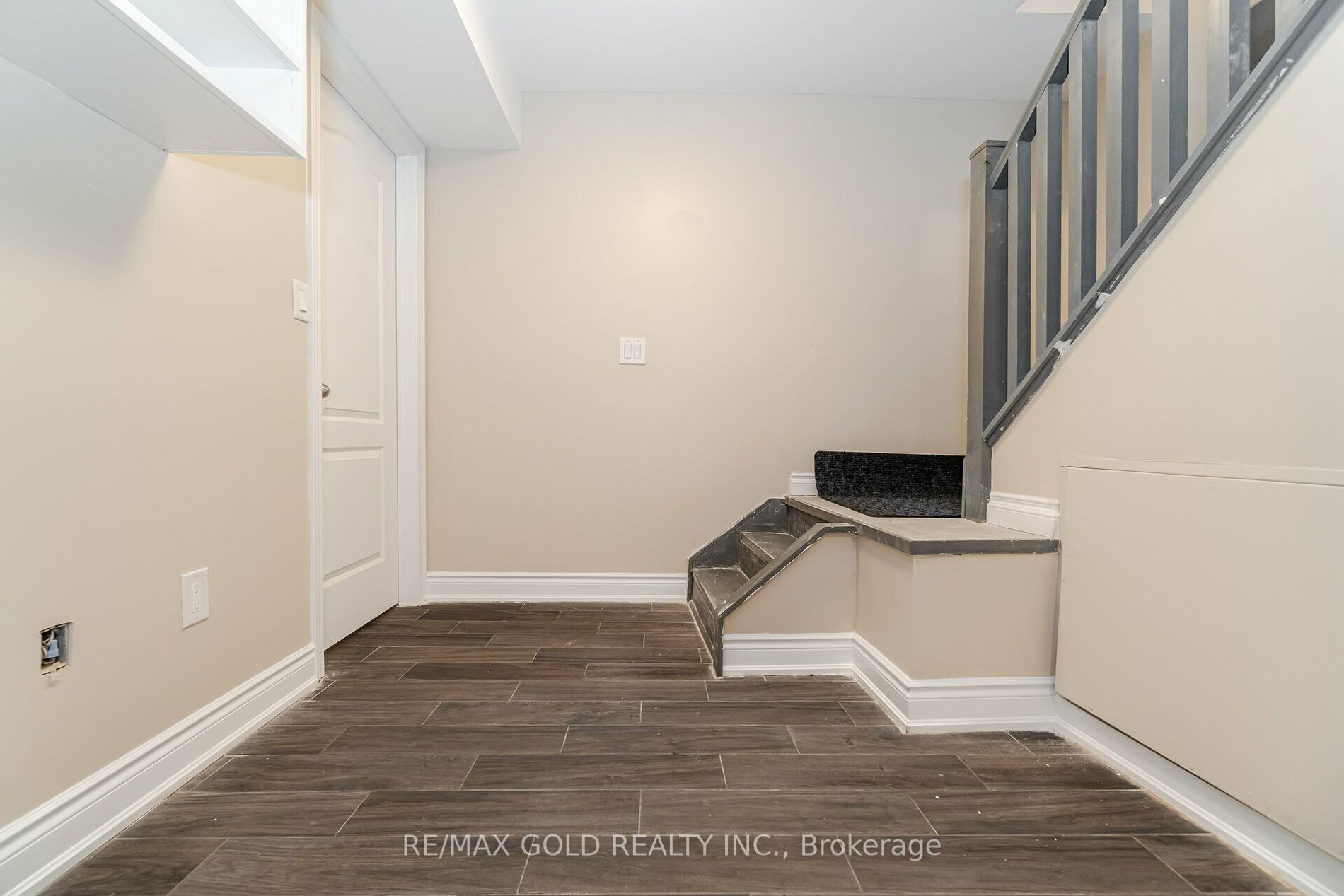 161 Adelaide Ave E Property Photo 27