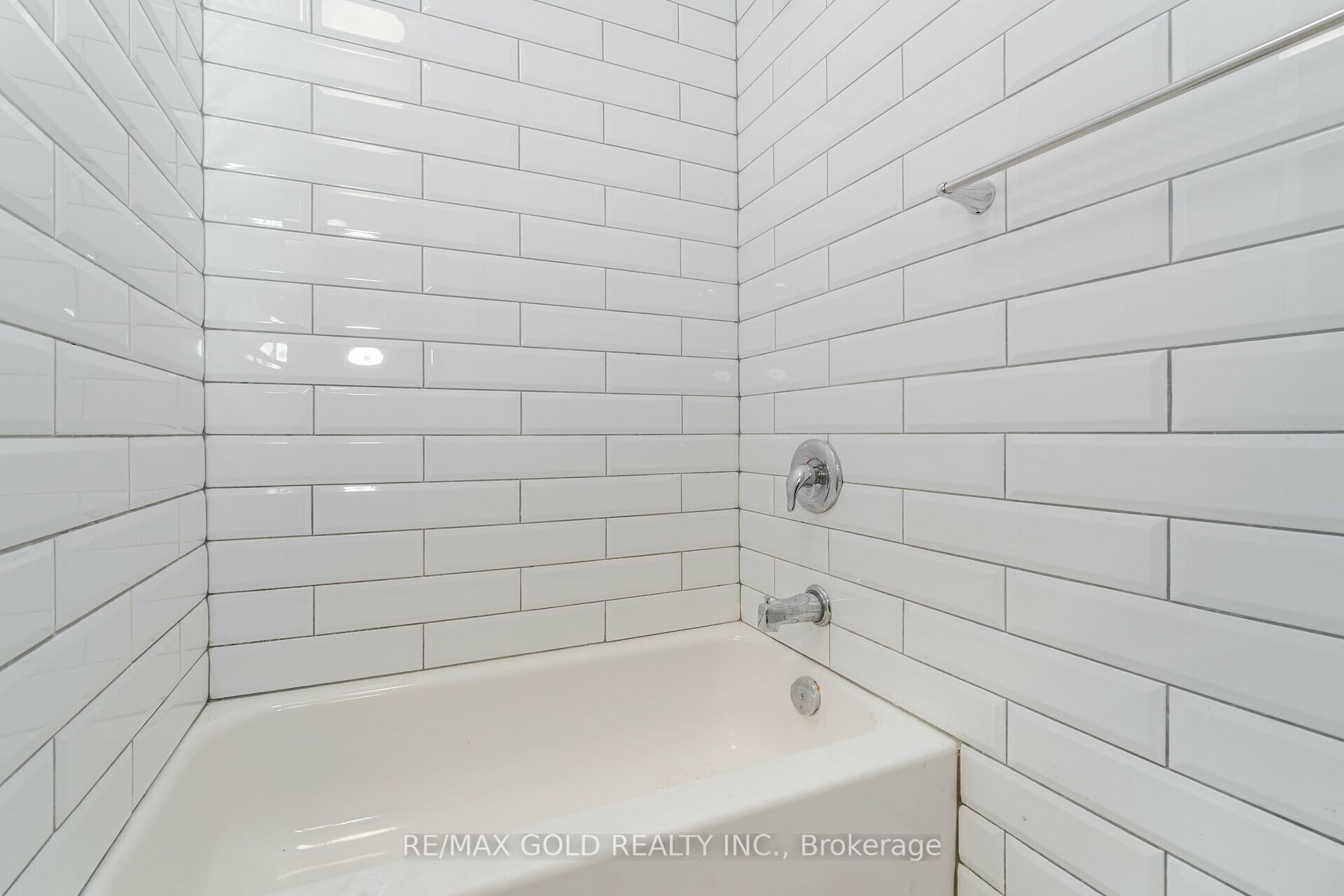 161 Adelaide Ave E Property Photo 33