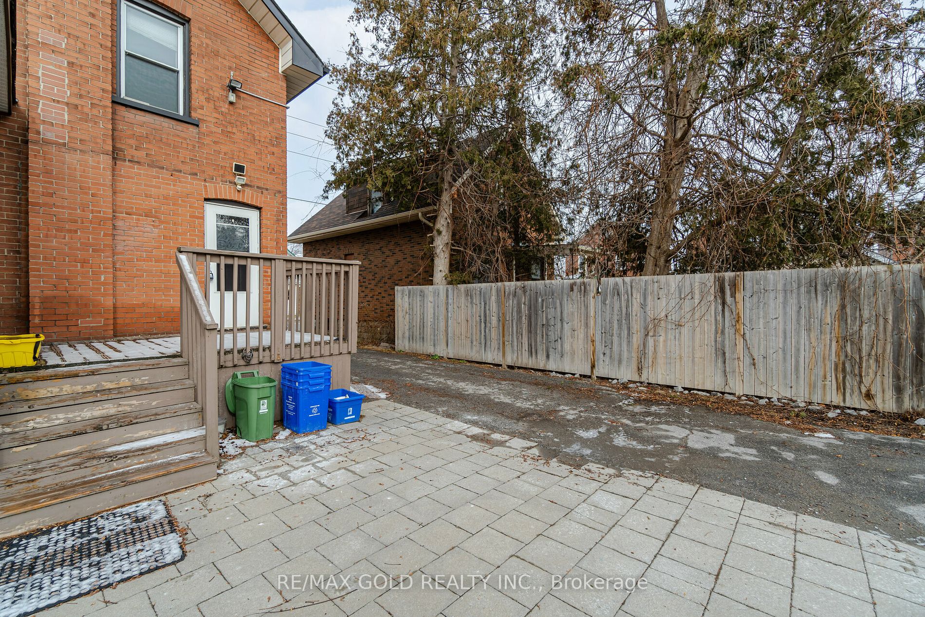 161 Adelaide Ave E Property Photo 34
