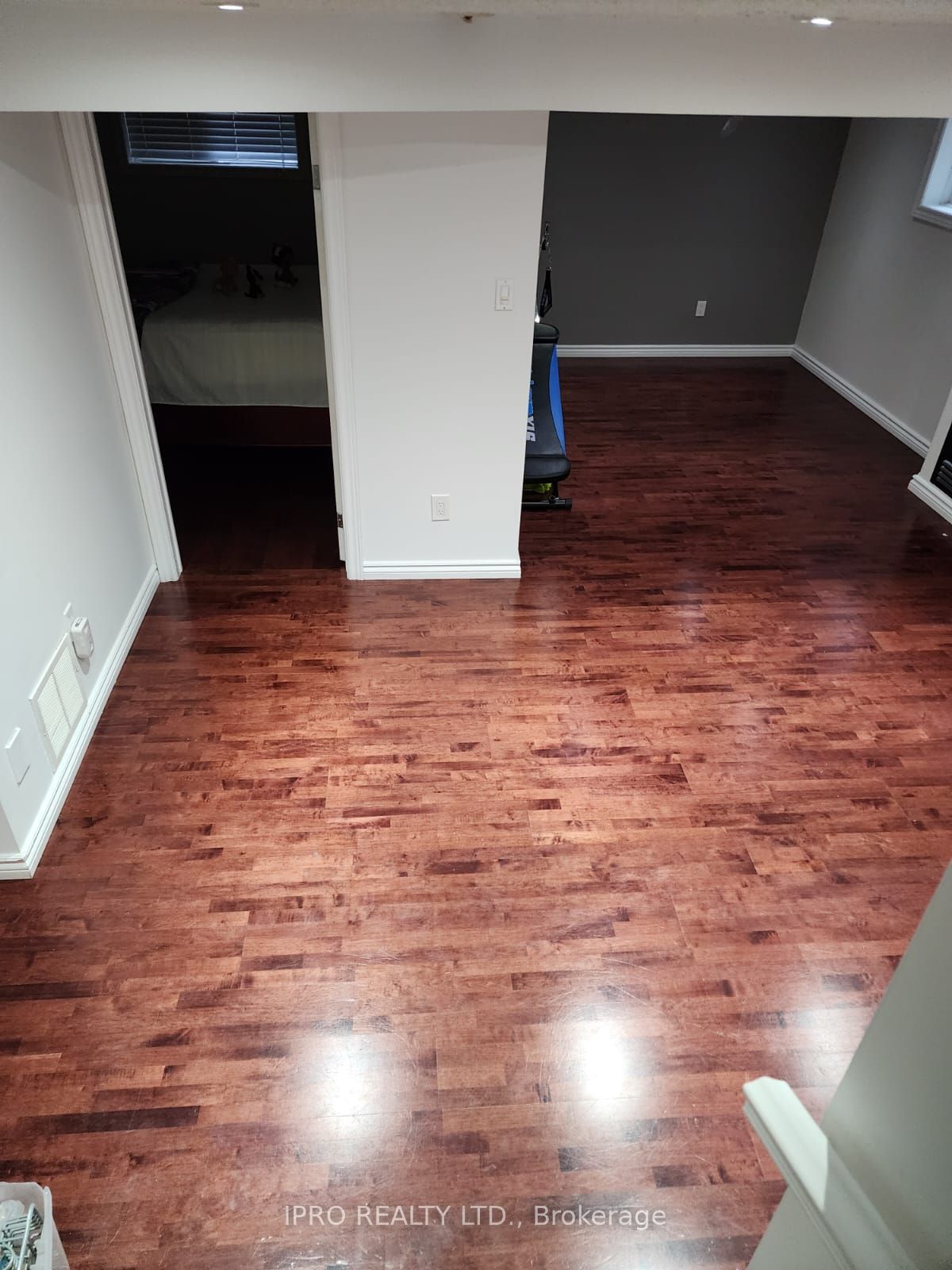 43 Cloverfield St Property Photo 1