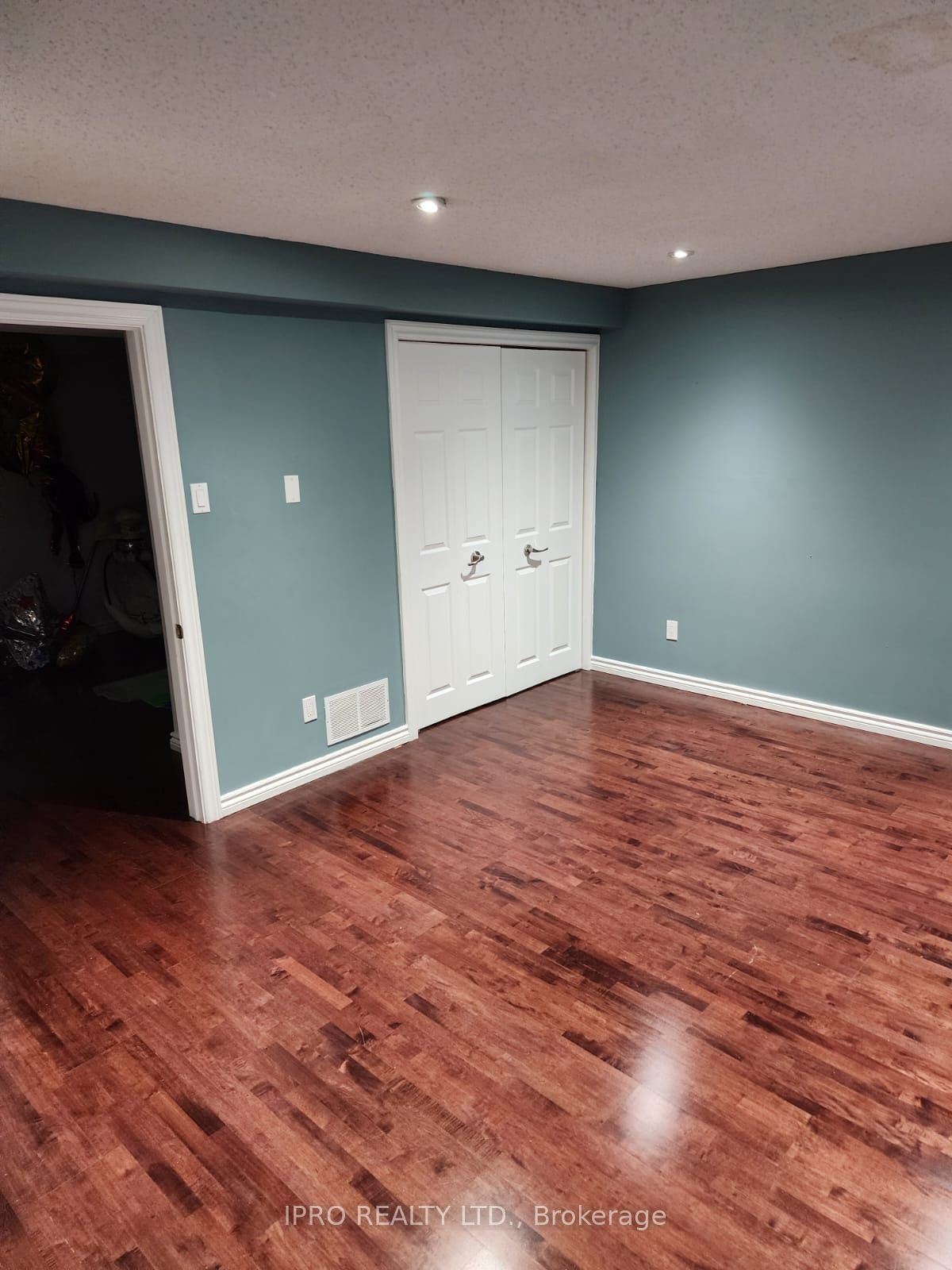 43 Cloverfield St Property Photo 8