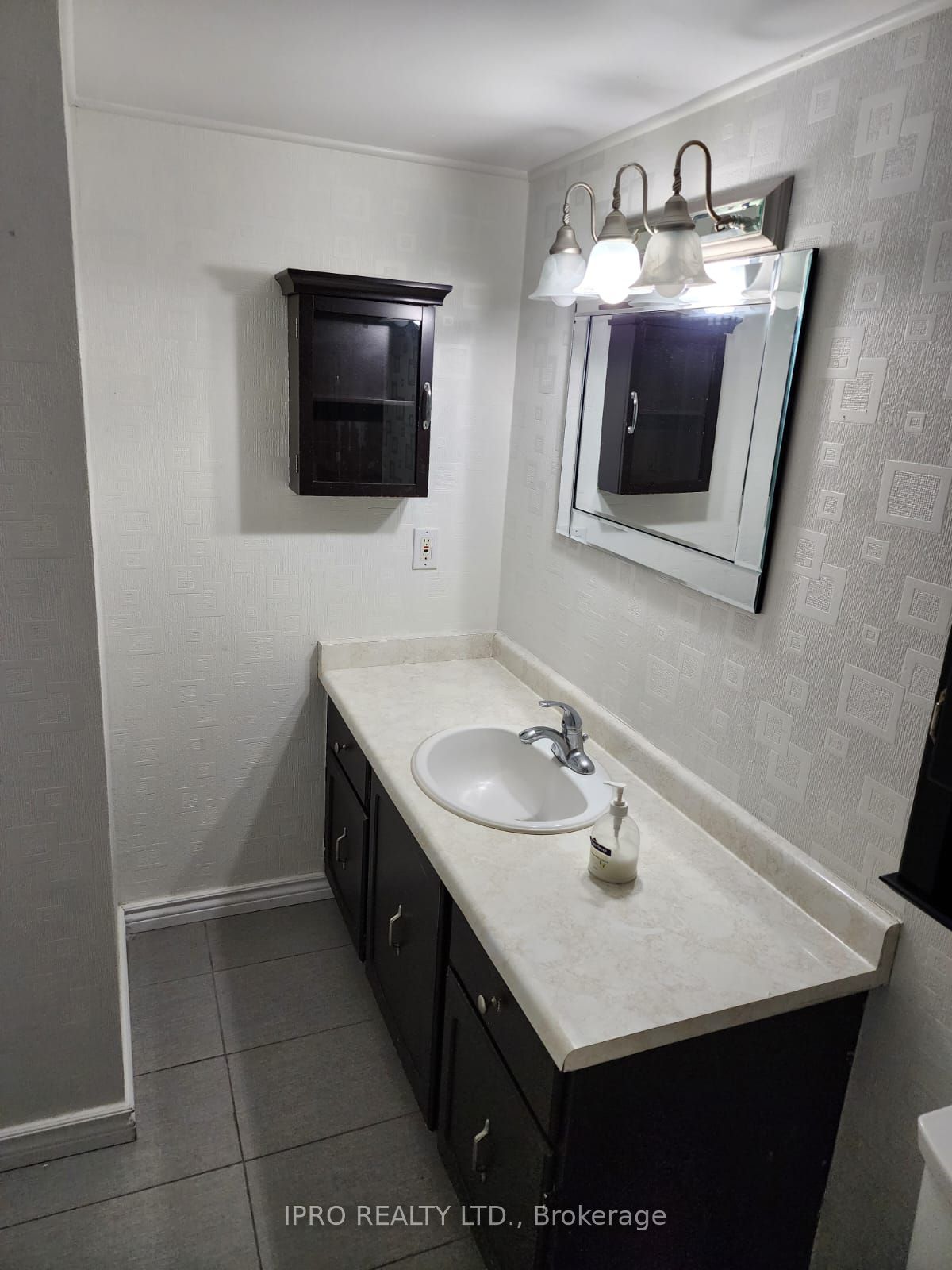 43 Cloverfield St Property Photo 15