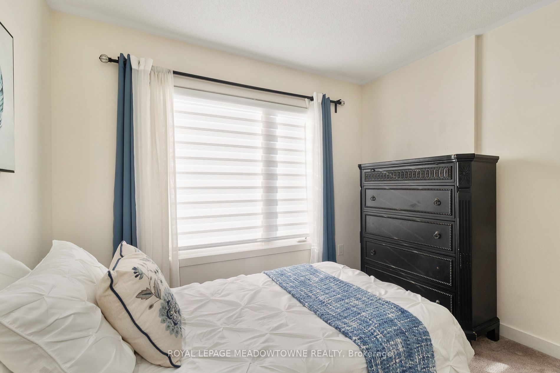 2662 Castlegate Crossing Property Photo 16