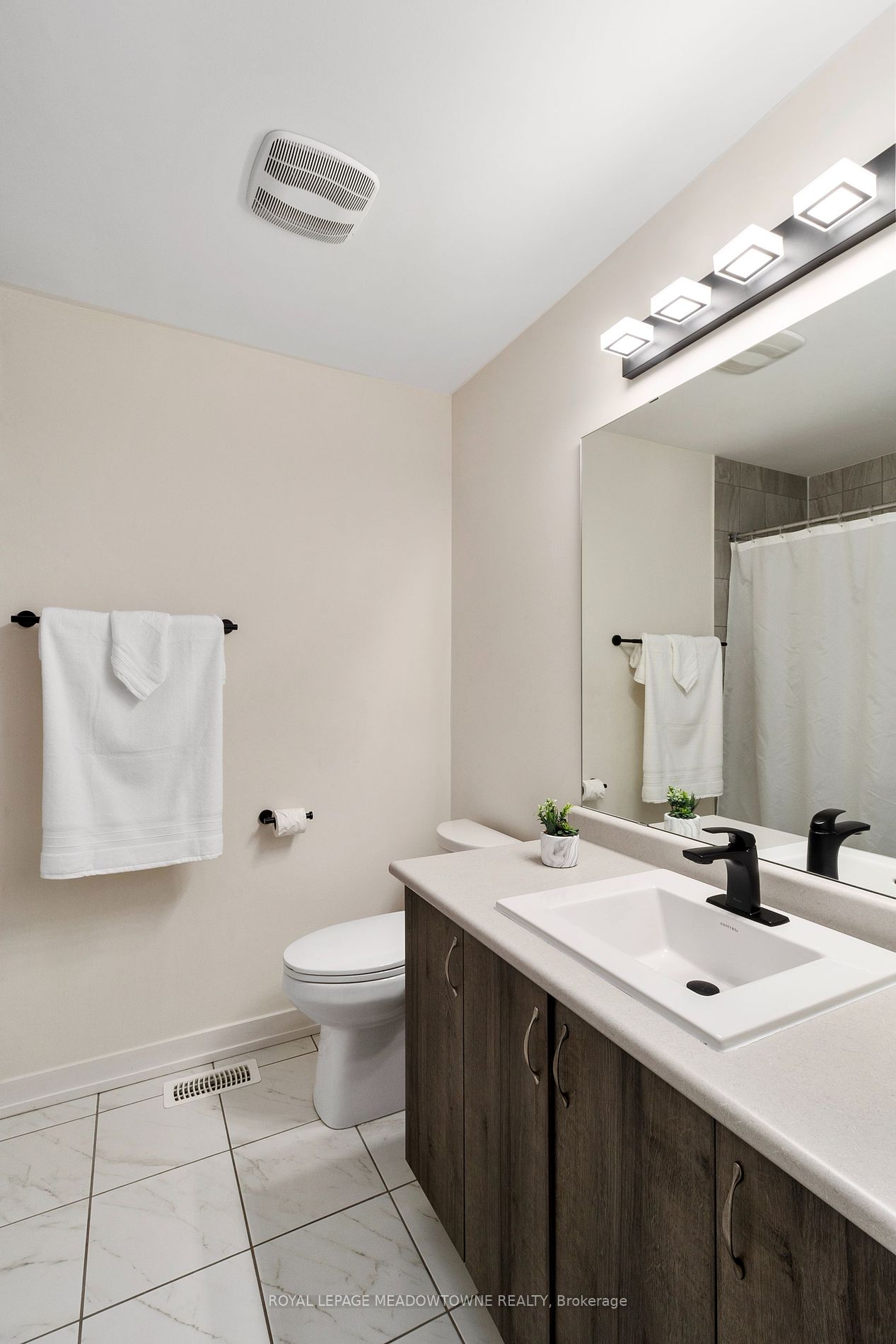 2662 Castlegate Crossing Property Photo 24