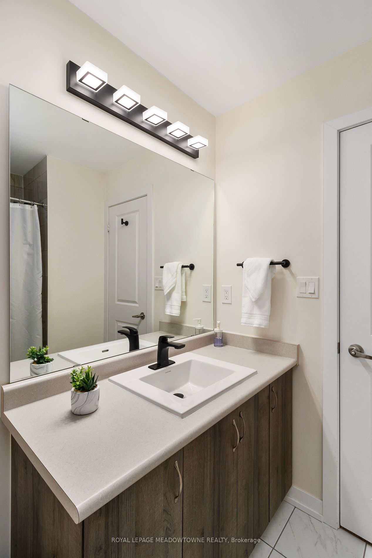2662 Castlegate Crossing Property Photo 25