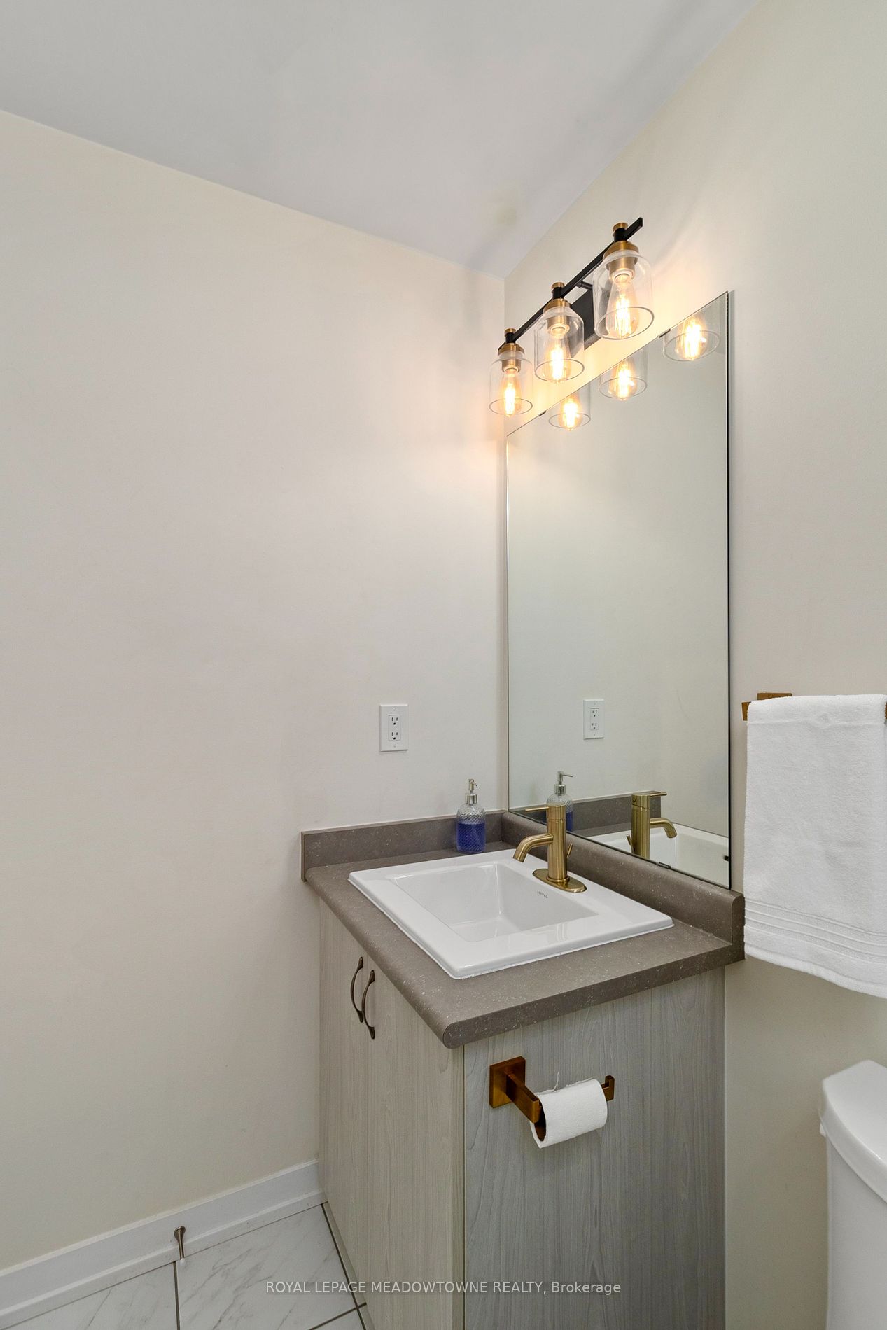 2662 Castlegate Crossing Property Photo 27
