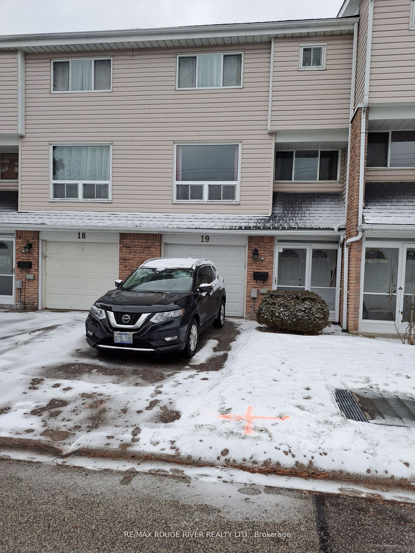33 Celeste Dr 42 Property Photo 1