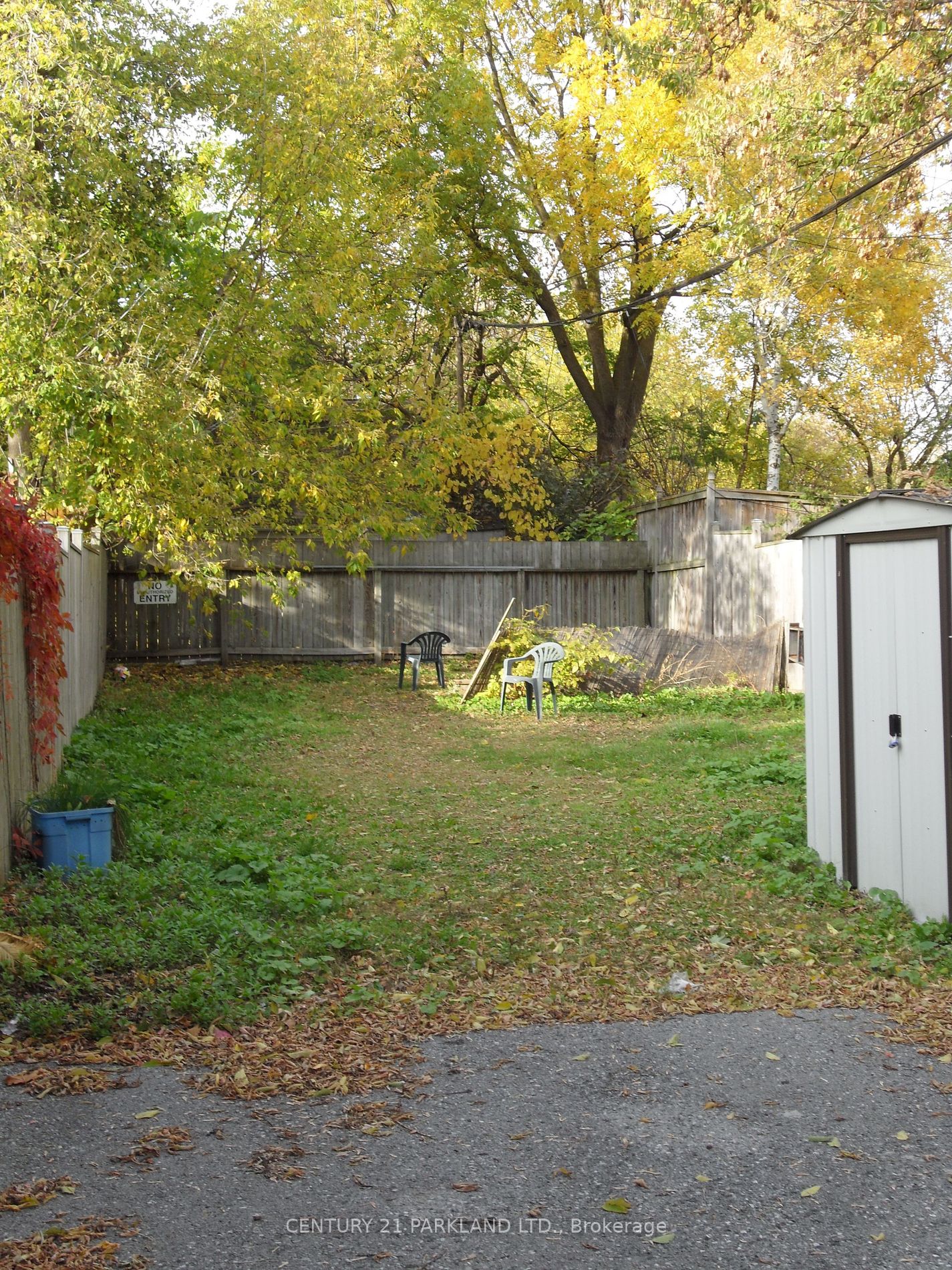 910 Kingston Rd Property Photo 15