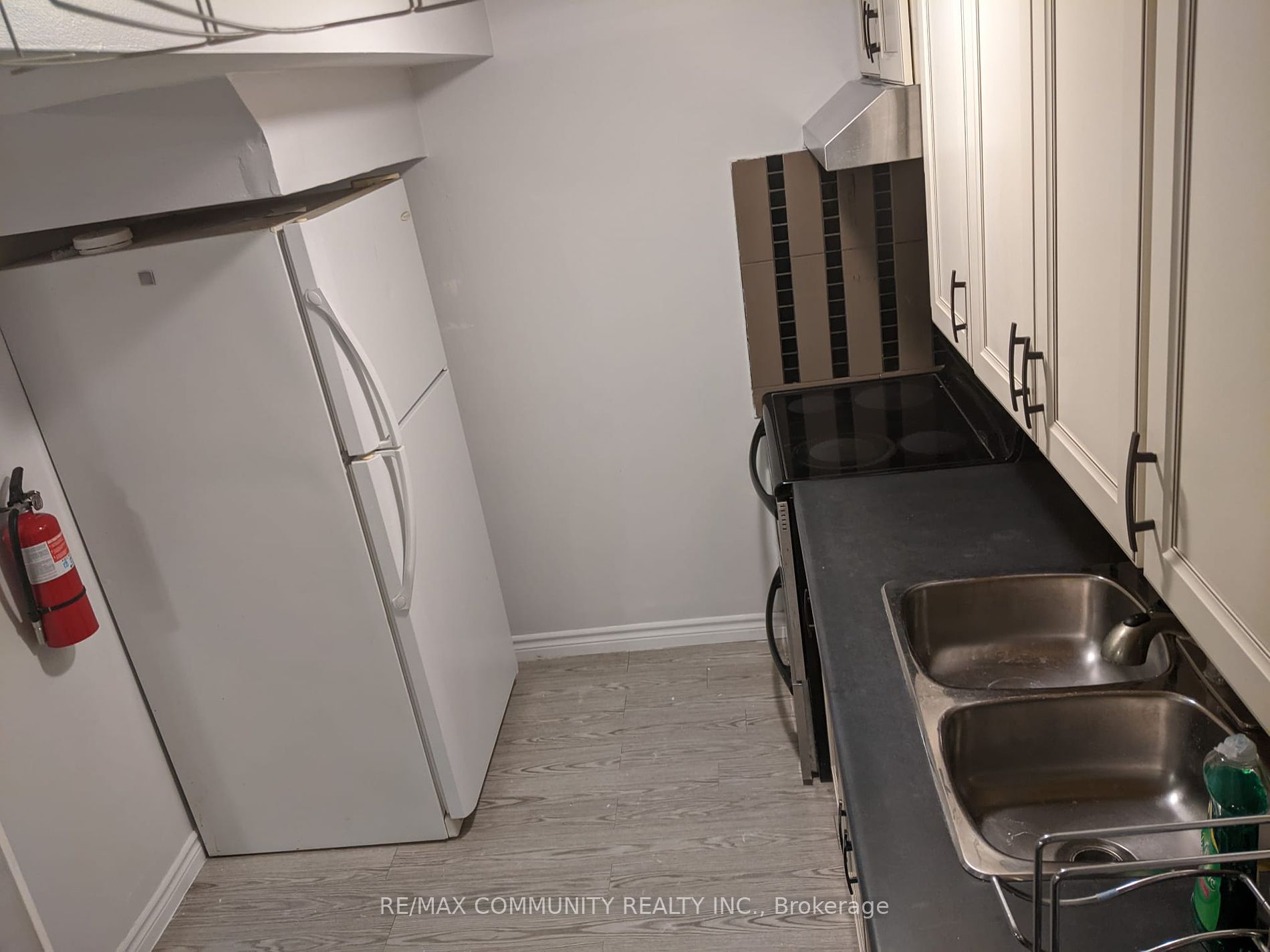 2501 Parkdale St Property Photo 13