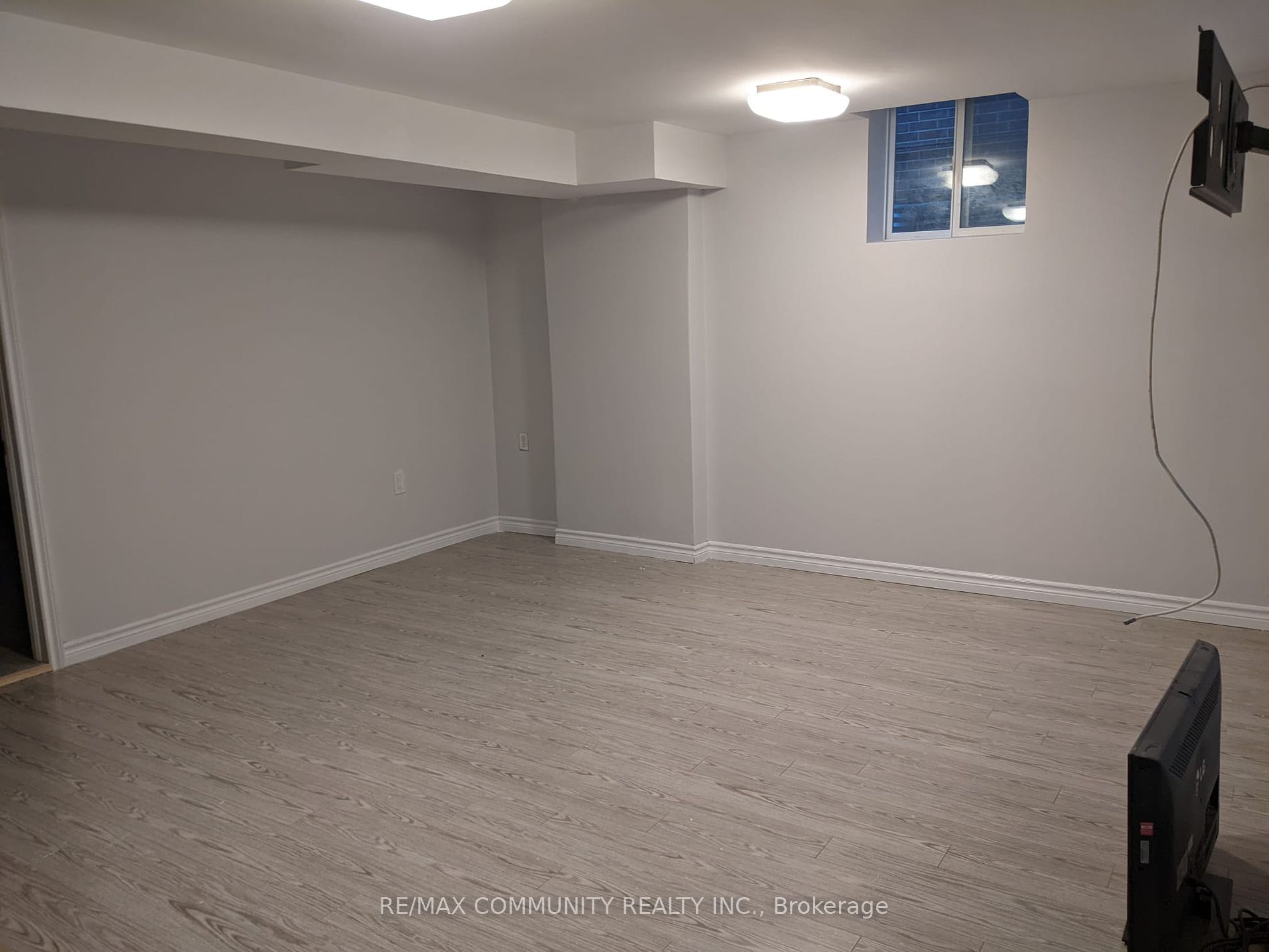 2501 Parkdale St Property Photo 14