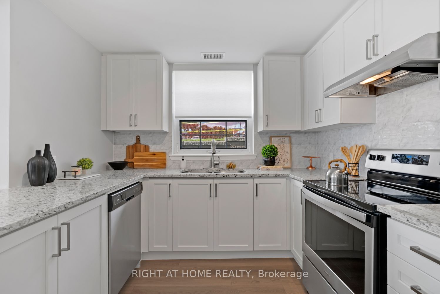 21 Brookhouse Dr 15 Property Photo 20