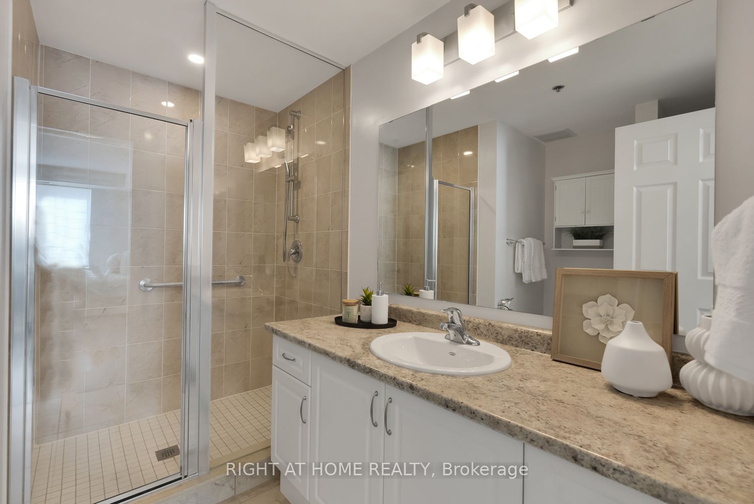 21 Brookhouse Dr 15 Property Photo 33