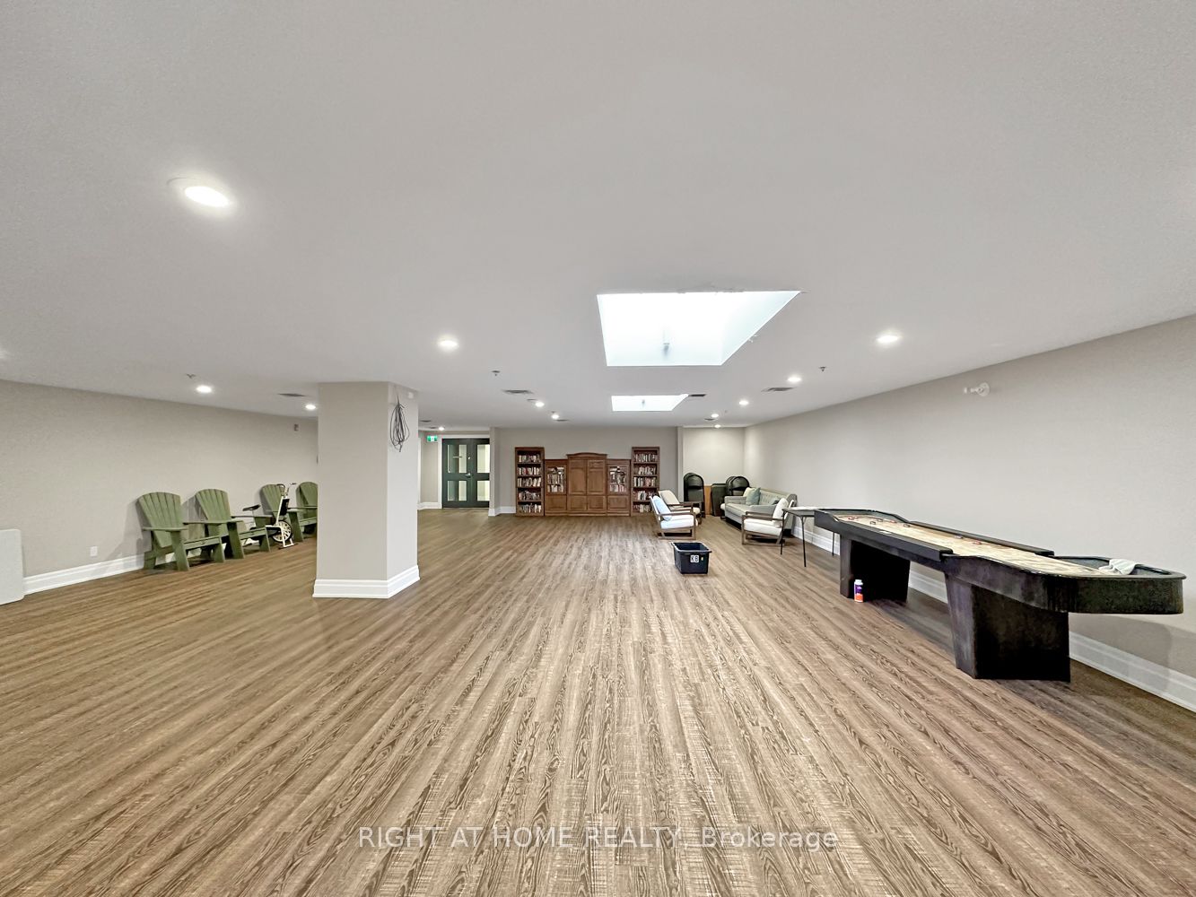 21 Brookhouse Dr 15 Property Photo 37