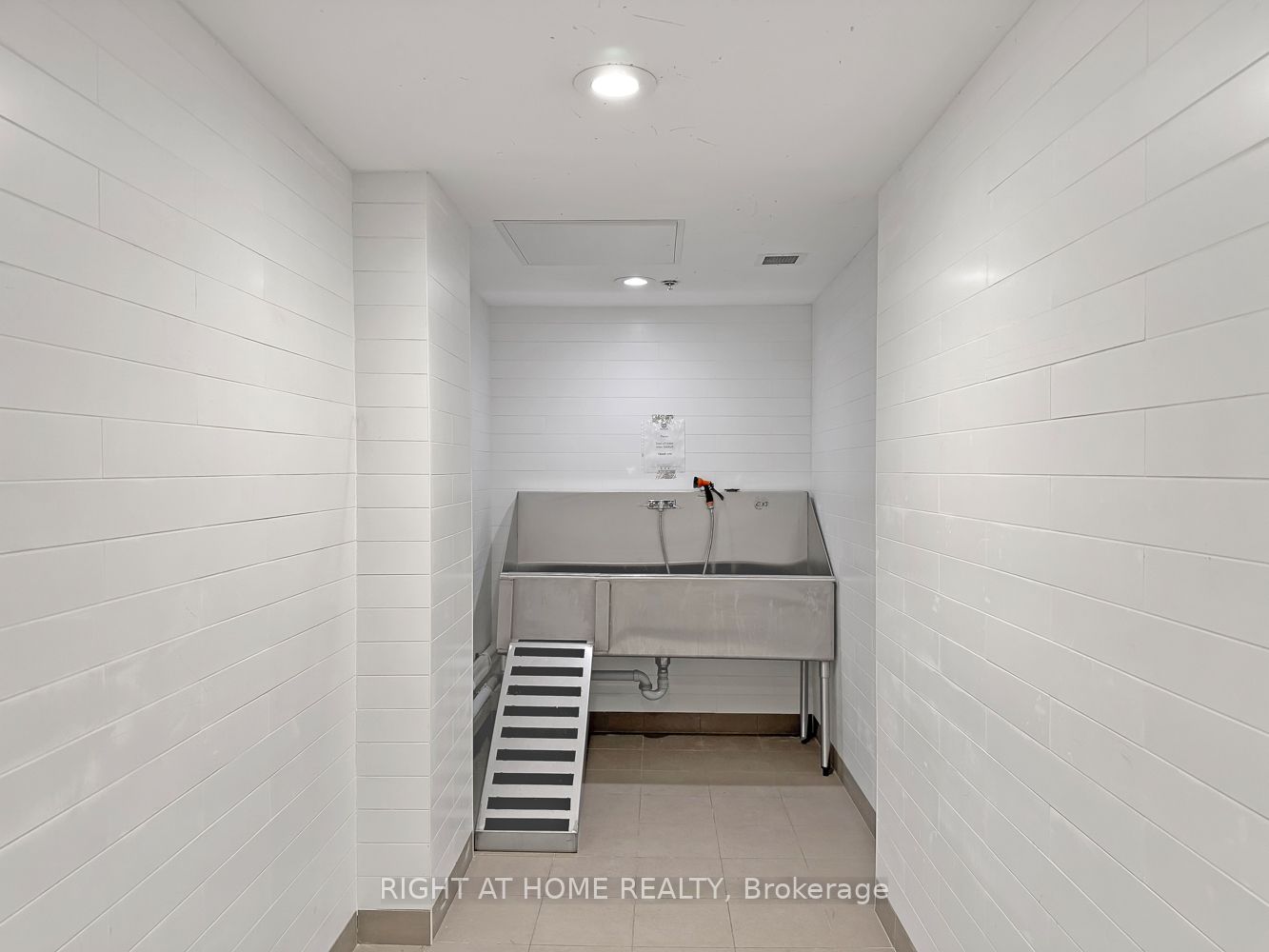 21 Brookhouse Dr 15 Property Photo 39
