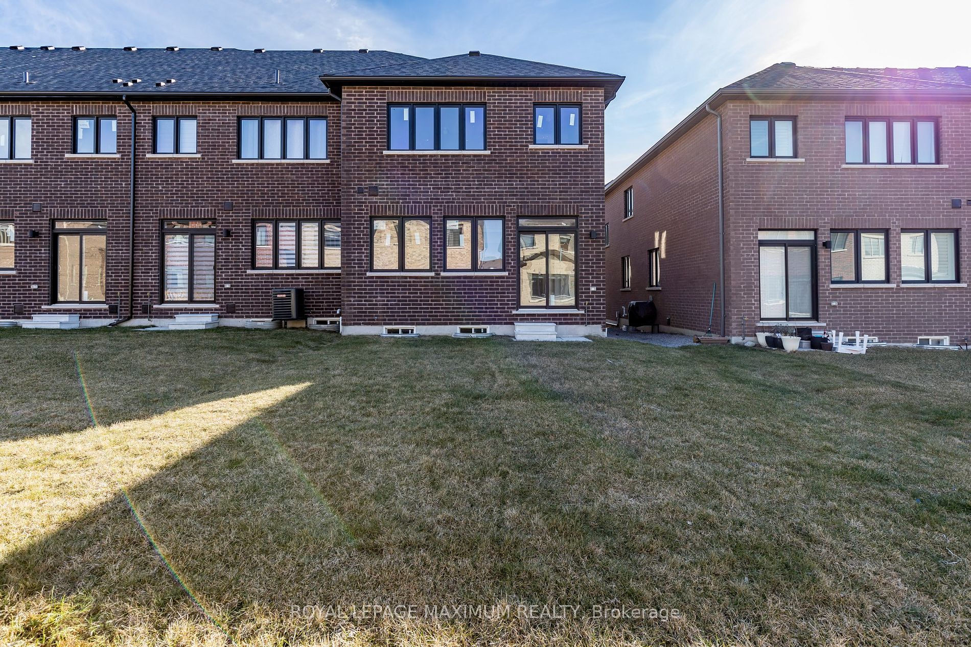 147 Closson Dr Property Photo 3