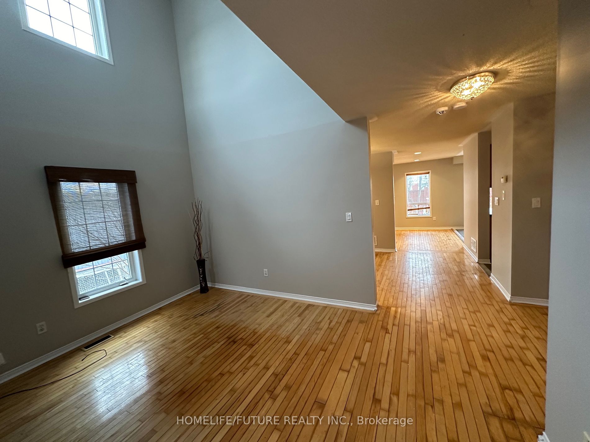 1066 Keswick Crt Property Photo 5