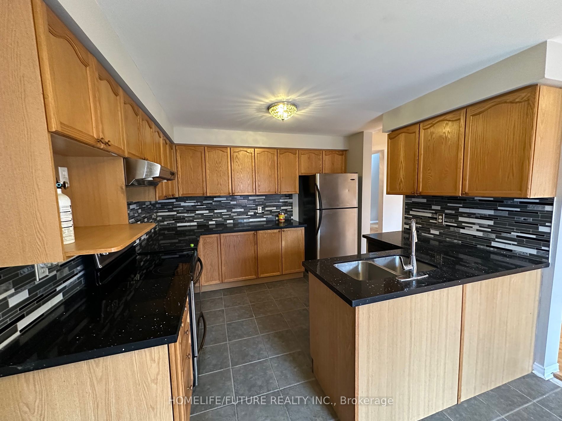 1066 Keswick Crt Property Photo 13