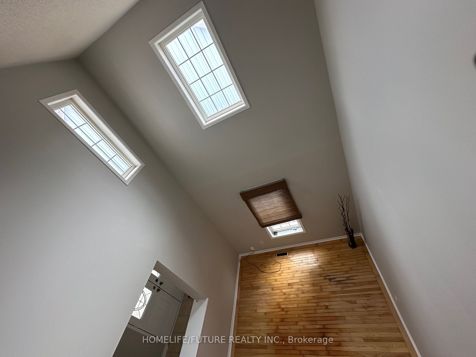 1066 Keswick Crt Property Photo 16
