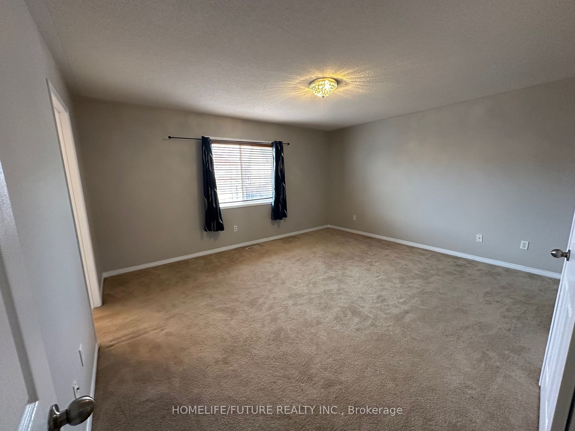 1066 Keswick Crt Property Photo 21