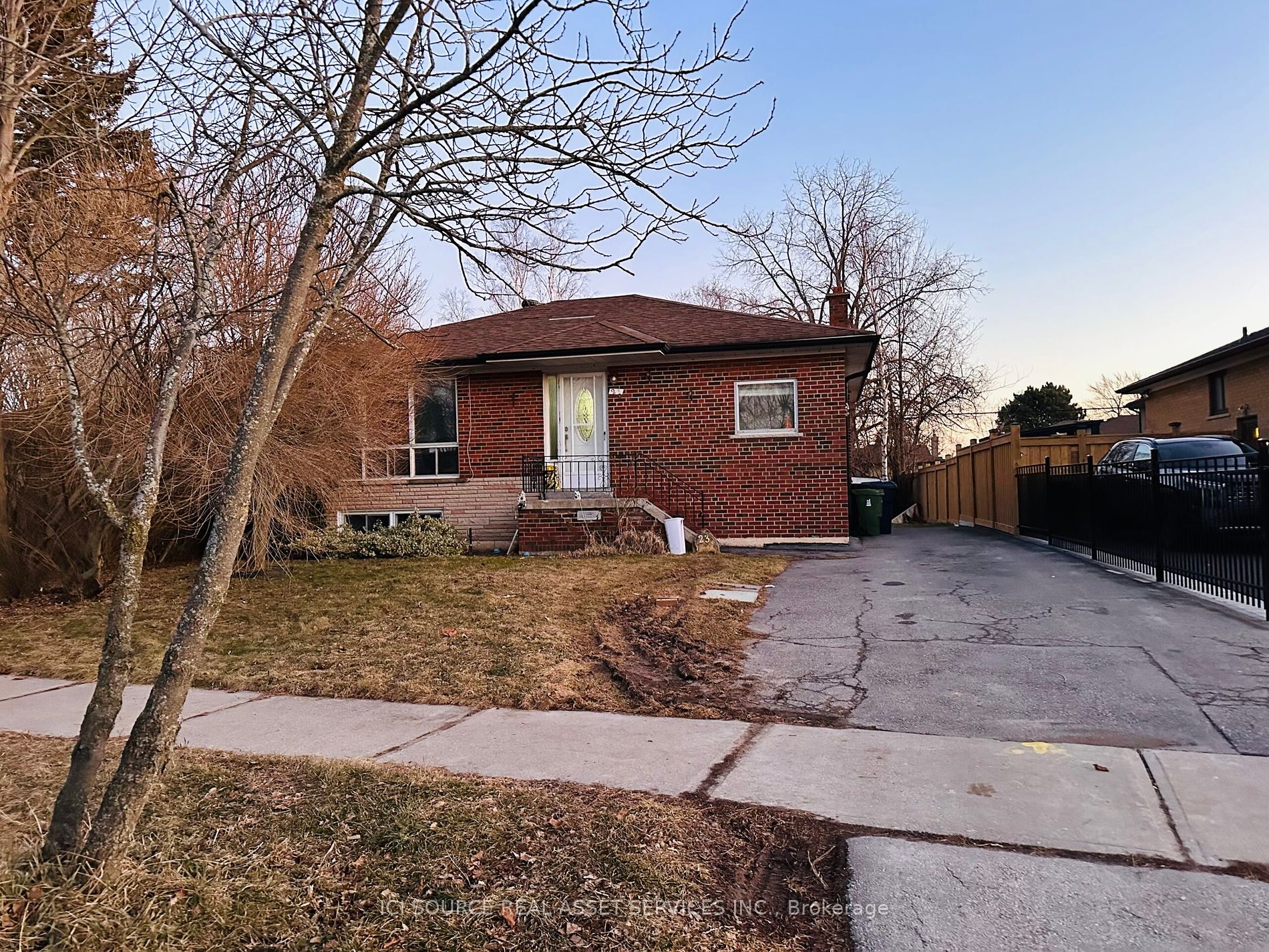 23 Fordover Dr Property Photo 1