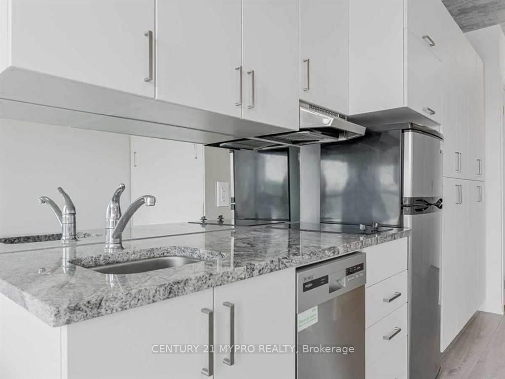 1900 Simcoe St N 38 Property Photo 8