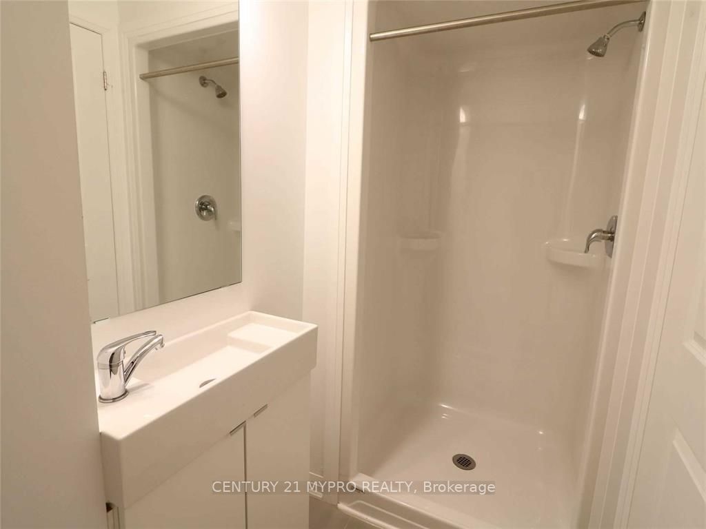 1900 Simcoe St N 38 Property Photo 12