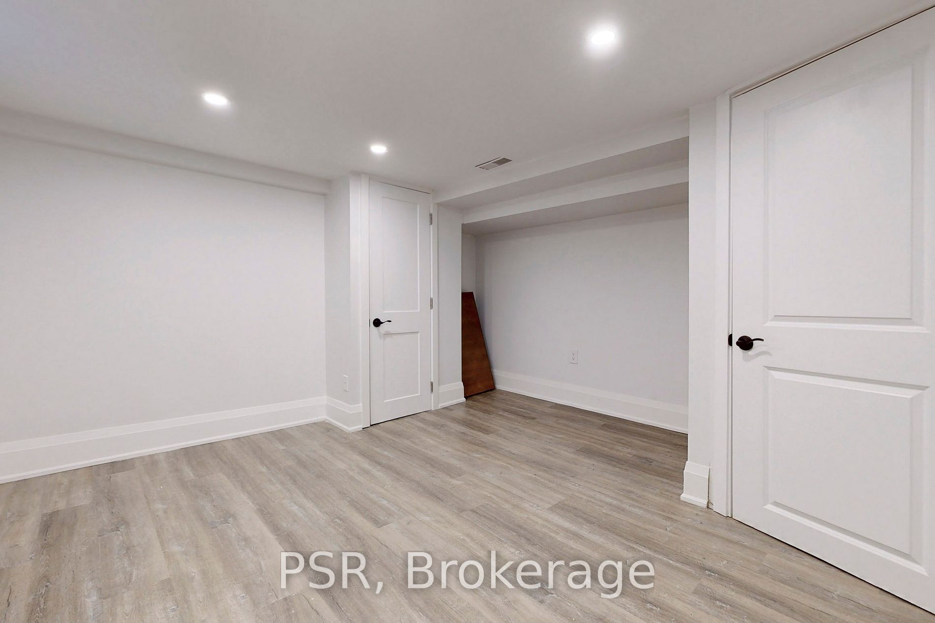 50 King Edward Ave Property Photo 20