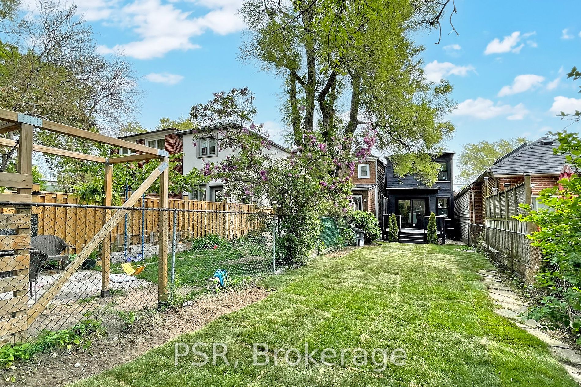 50 King Edward Ave Property Photo 28