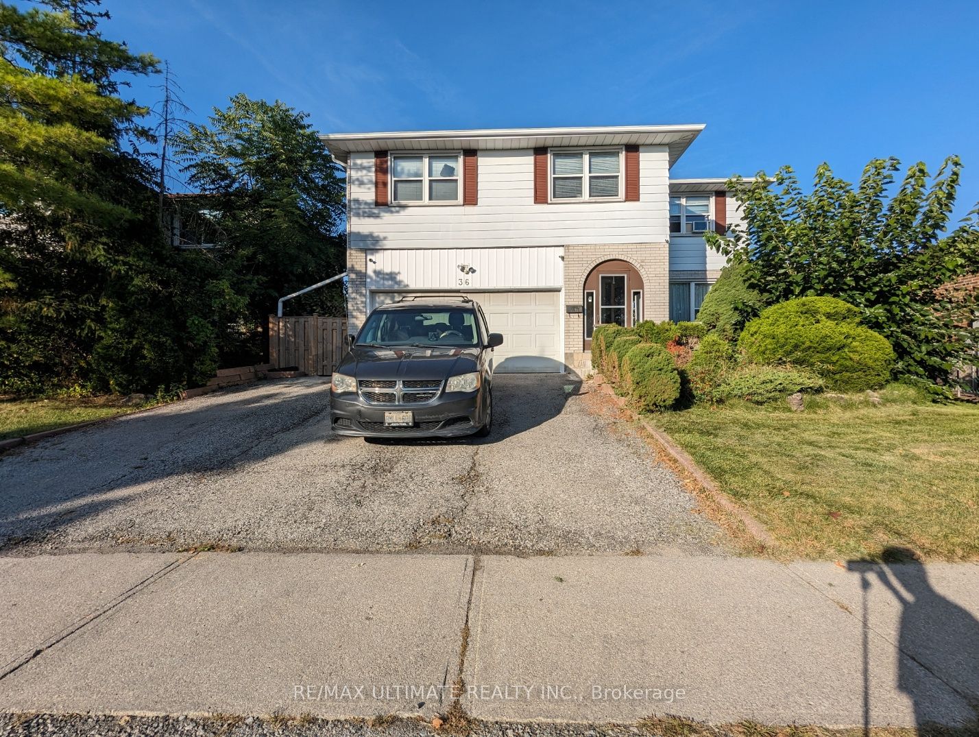 36 Brantford Dr Property Photo 1