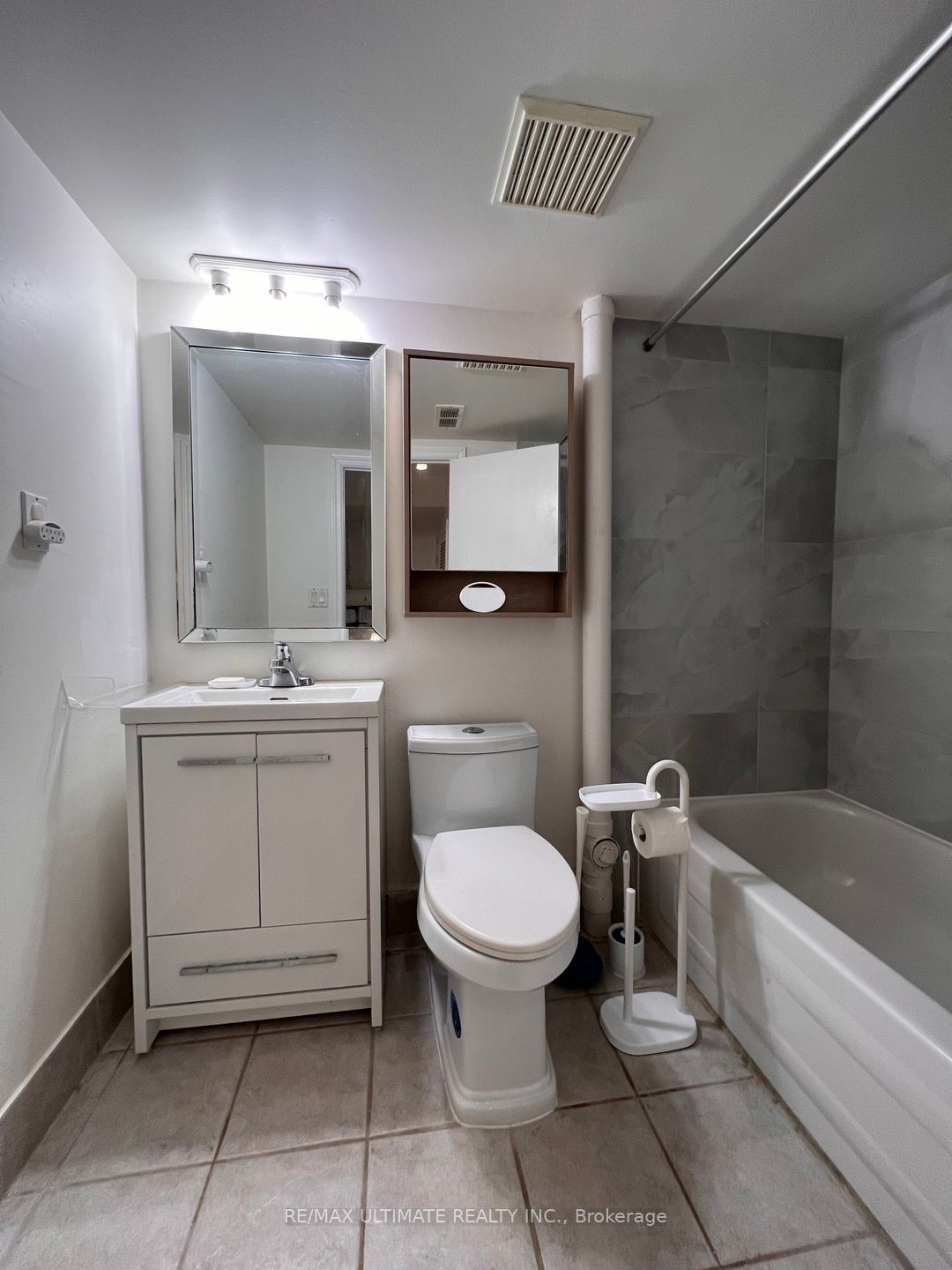 36 Brantford Dr Property Photo 5
