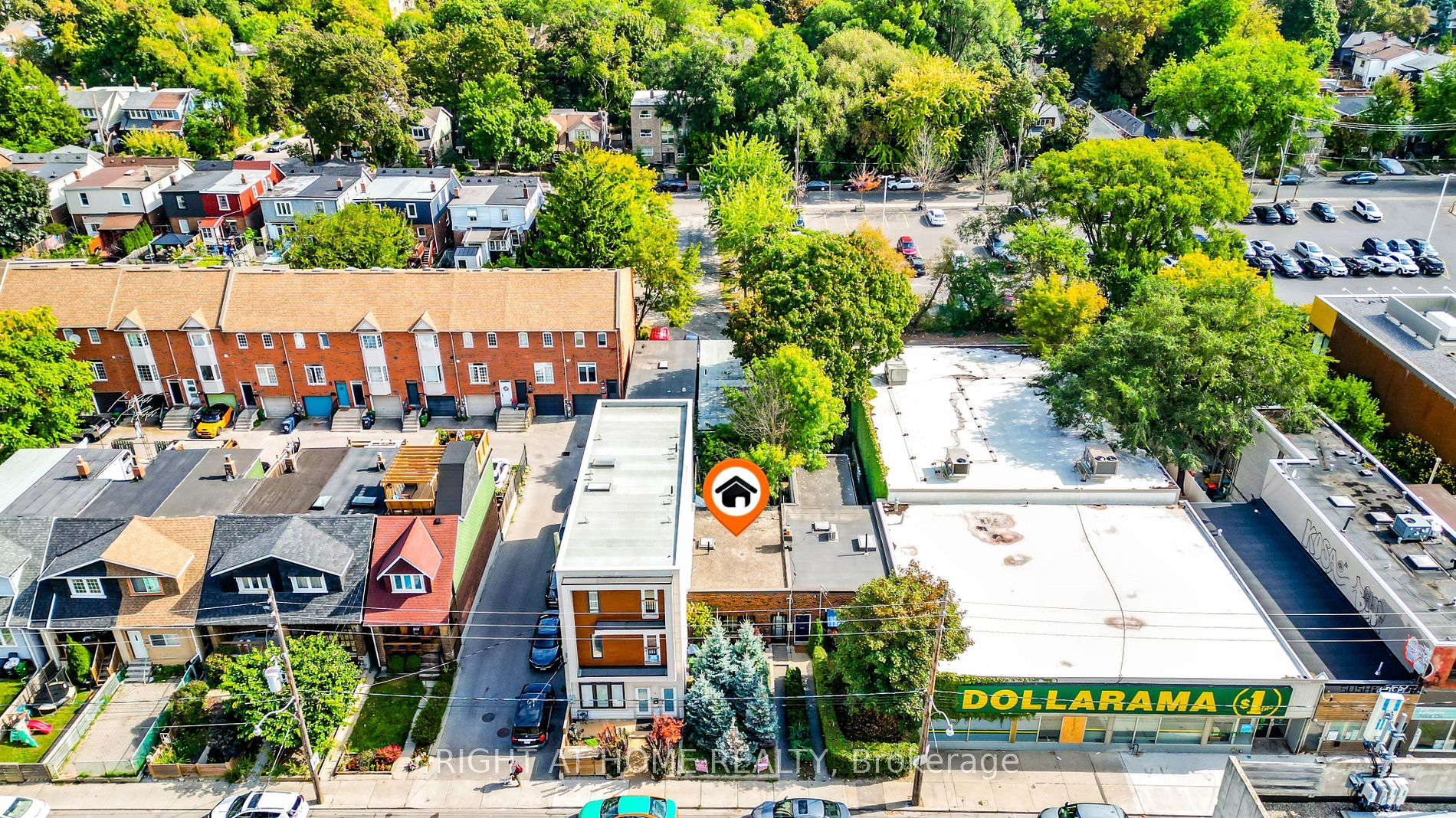 303 Coxwell Ave Property Photo 1