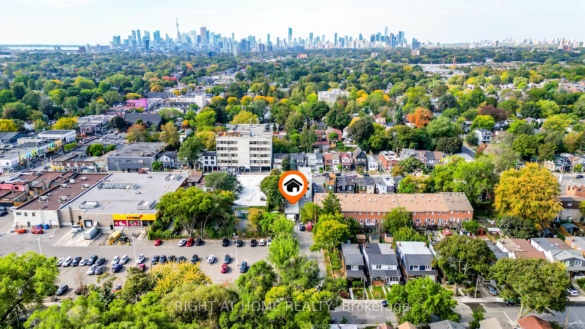 303 Coxwell Ave Property Photo 3